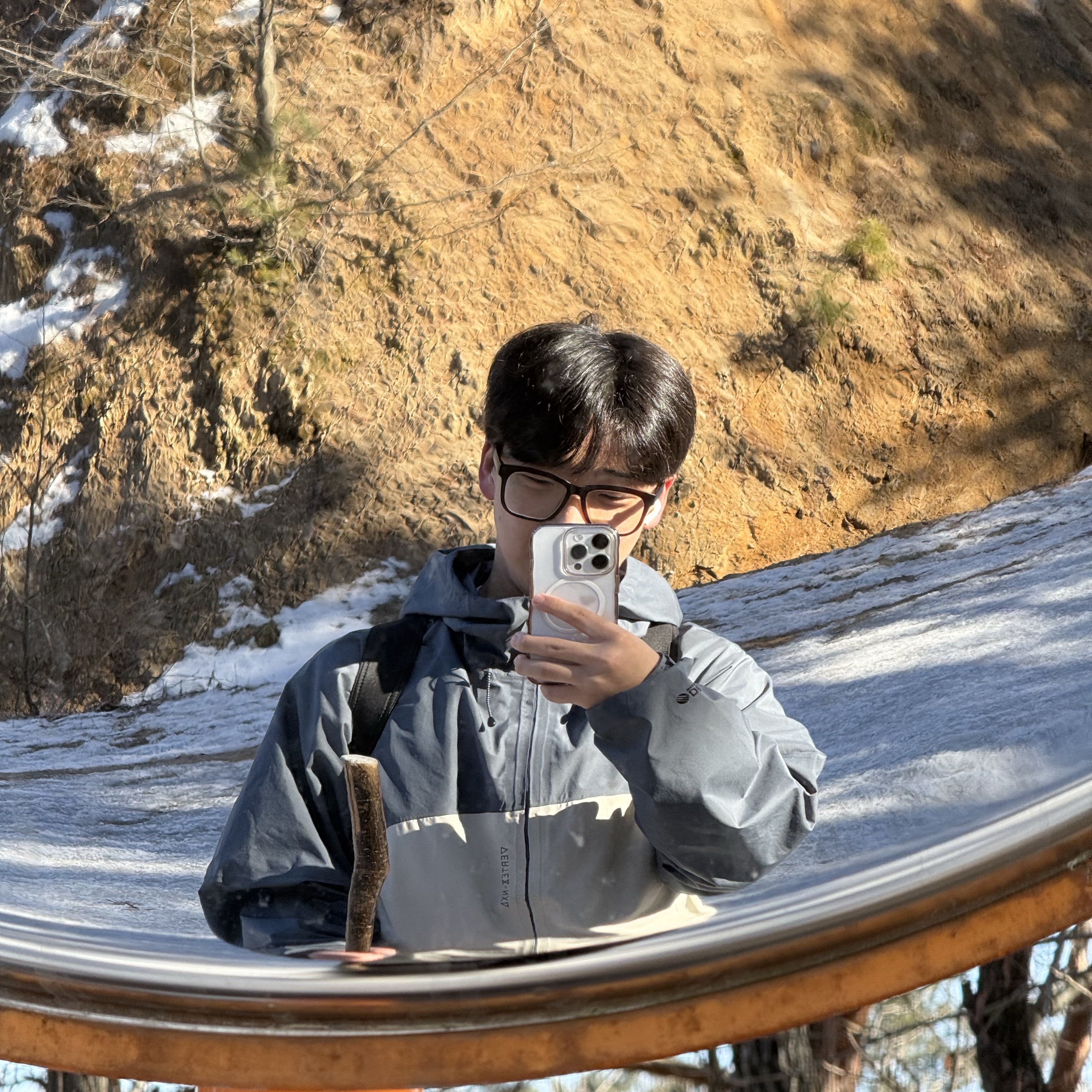 Apple iPhone 16 Pro 512GB White Titanium (Korean Ver.), [A등급] Refurbished Apple AirPods Pro 1st Gen 착용 스타일 - 2