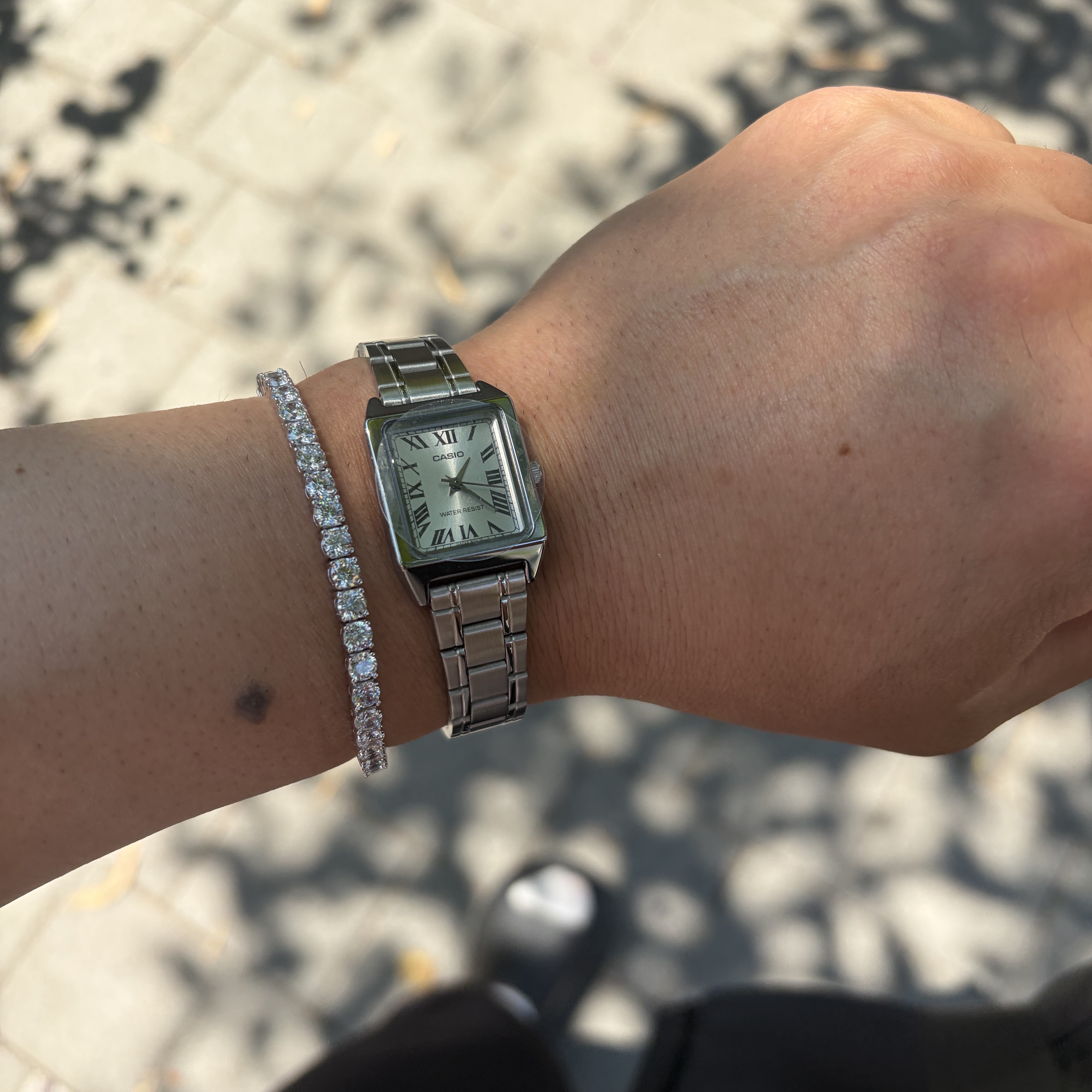 Casio LTP-V007D-7B 착용 스타일