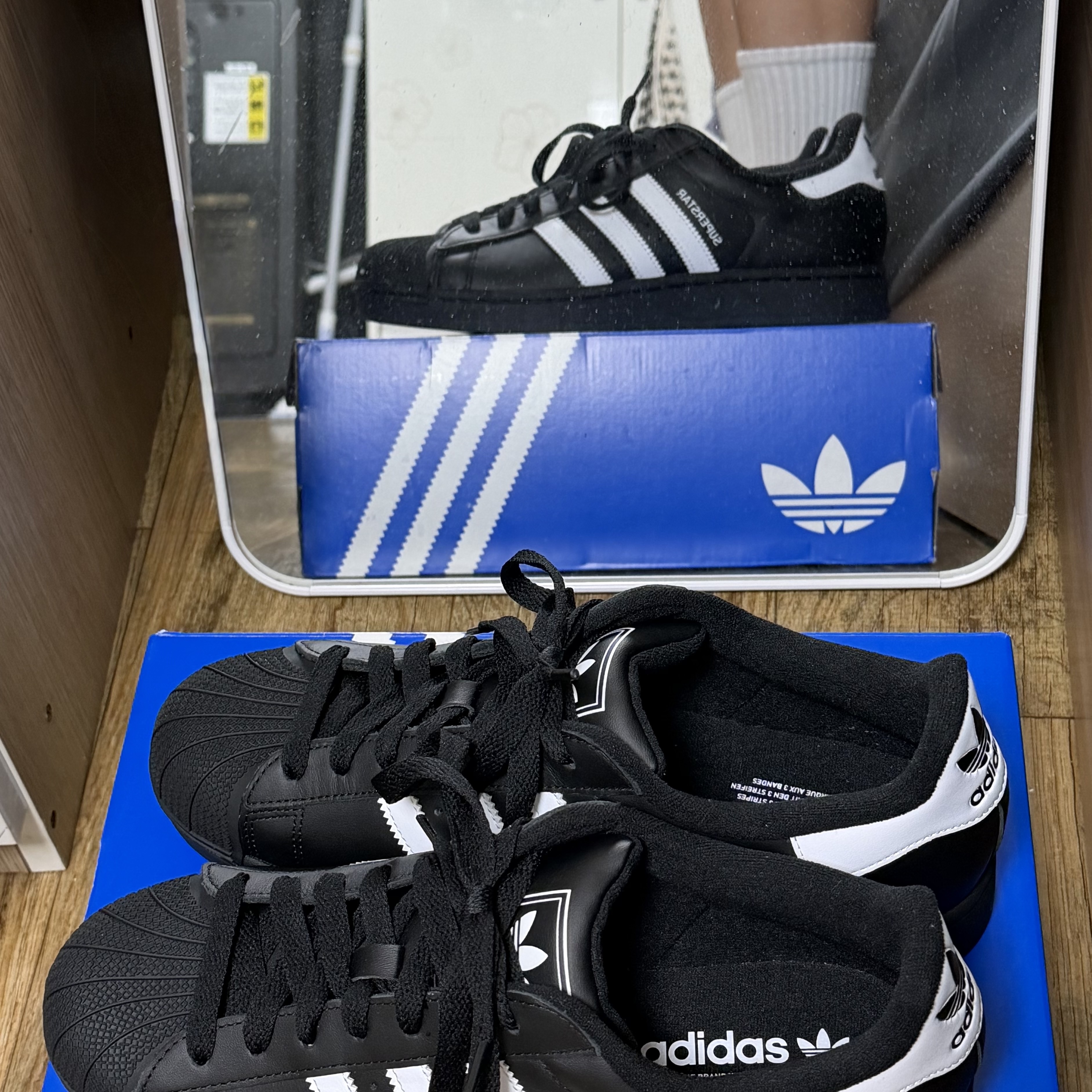 Adidas Superstar II Core Black Cloud White 착용 스타일 - 1