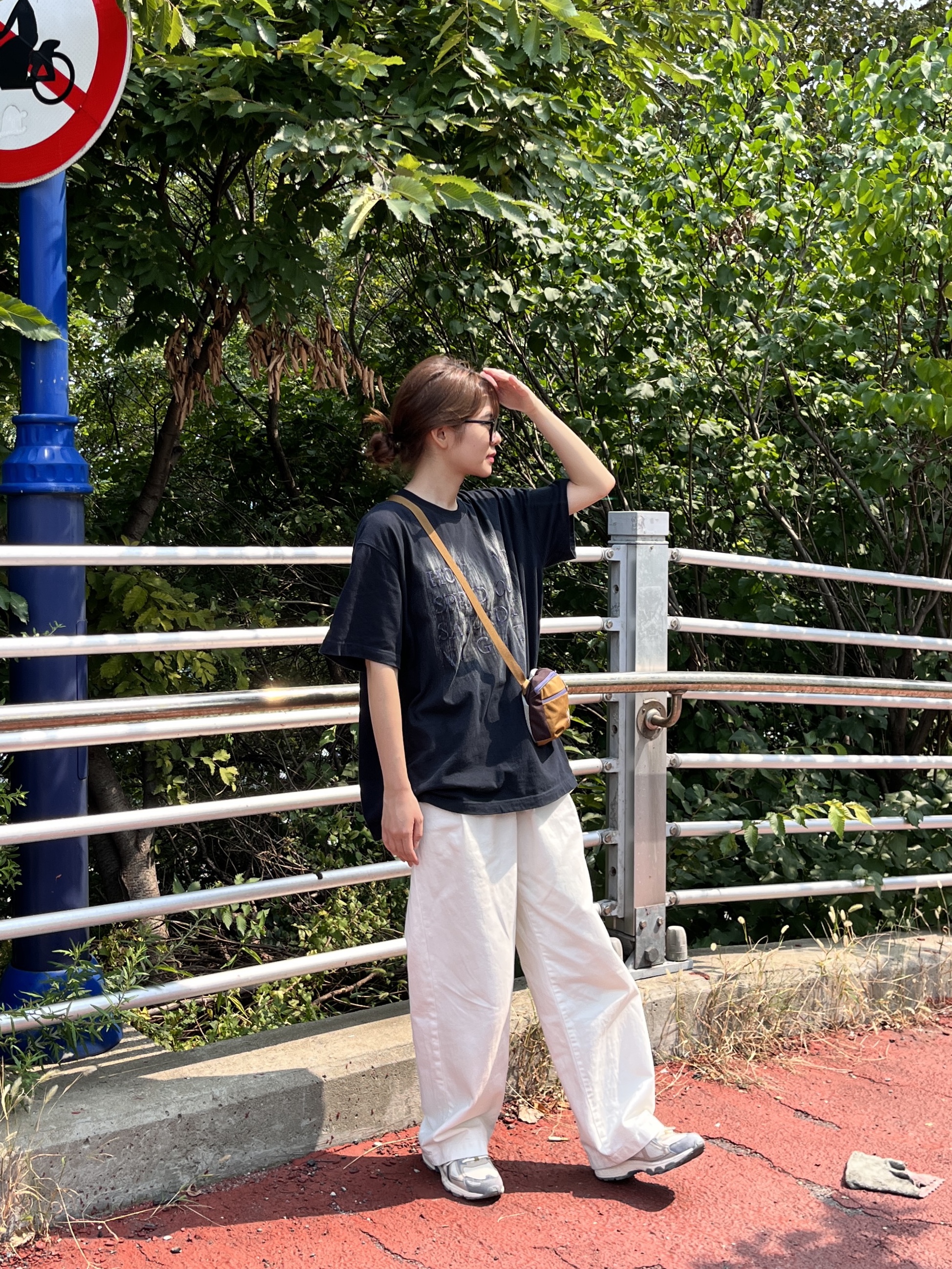 Arc'teryx Mantis 1 Waistpack Relic Bitters, (W) Asics Gel-1130 Cream Clay Grey 착용 스타일