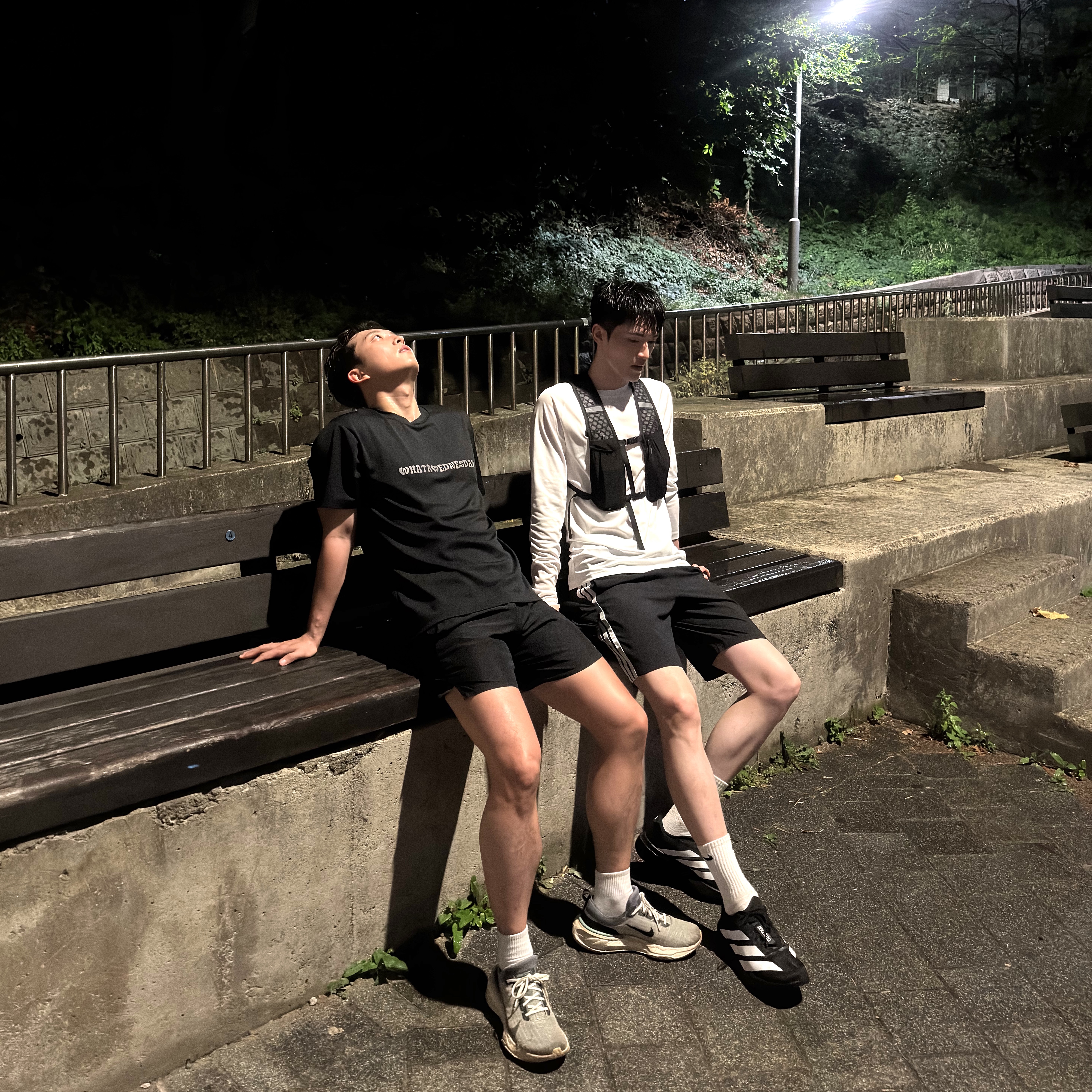 Adidas Adizero EVO SL Core Black Cloud White, Nike Park 7 Long Sleeve Top White 착용 스타일 - 1