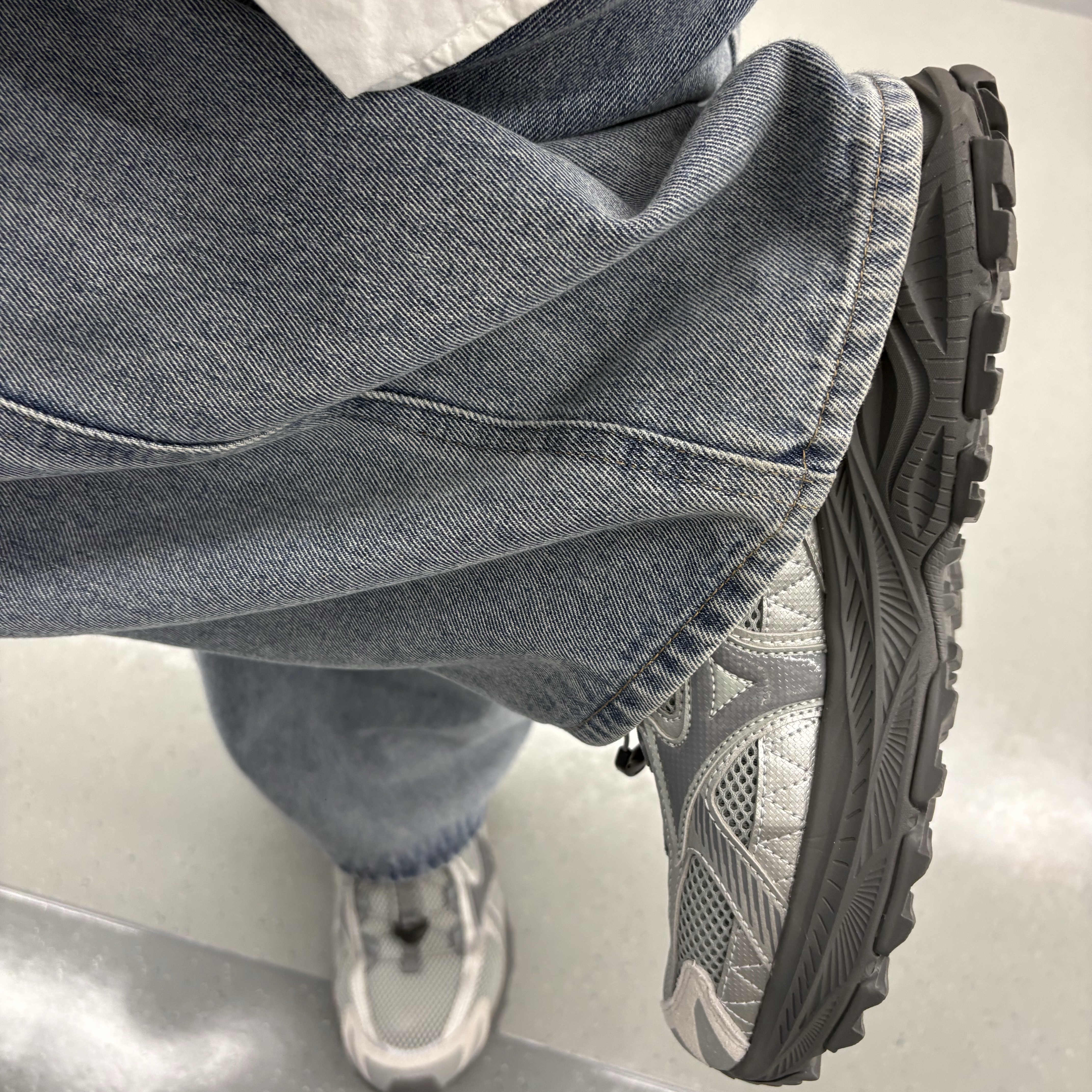 Mizuno Racer Trail SE Silver Grey 착용 스타일