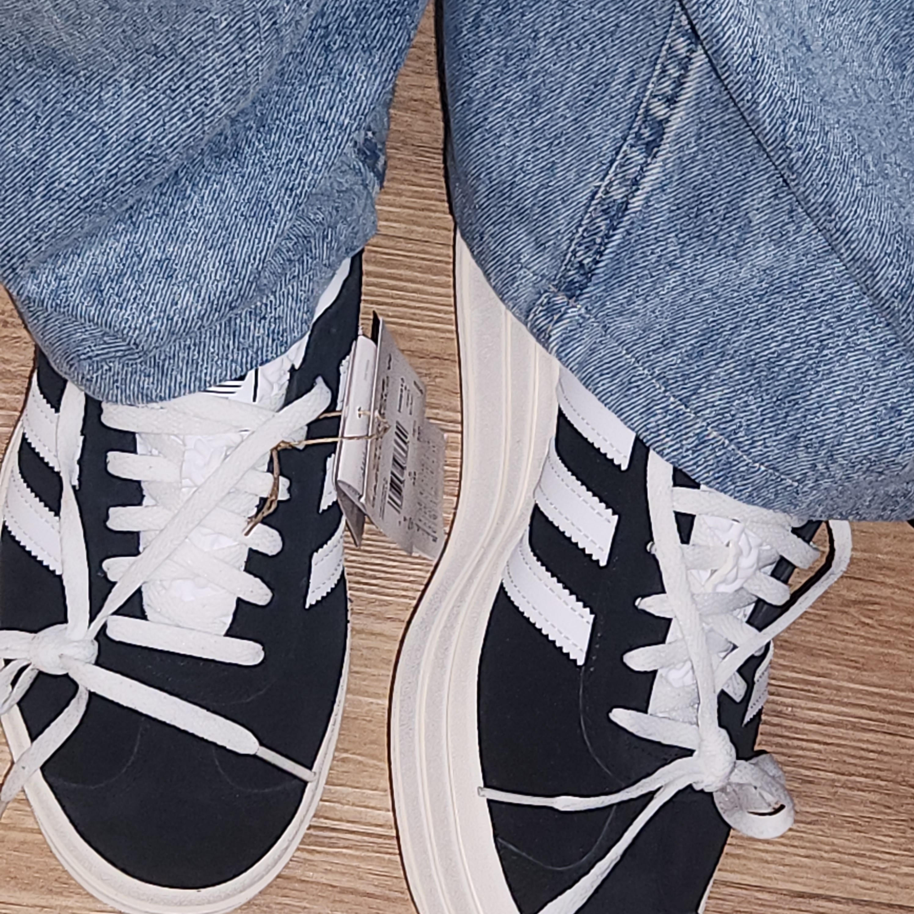 (W) Adidas Gazelle Bold Core Black Cloud White 착용 스타일 - 3