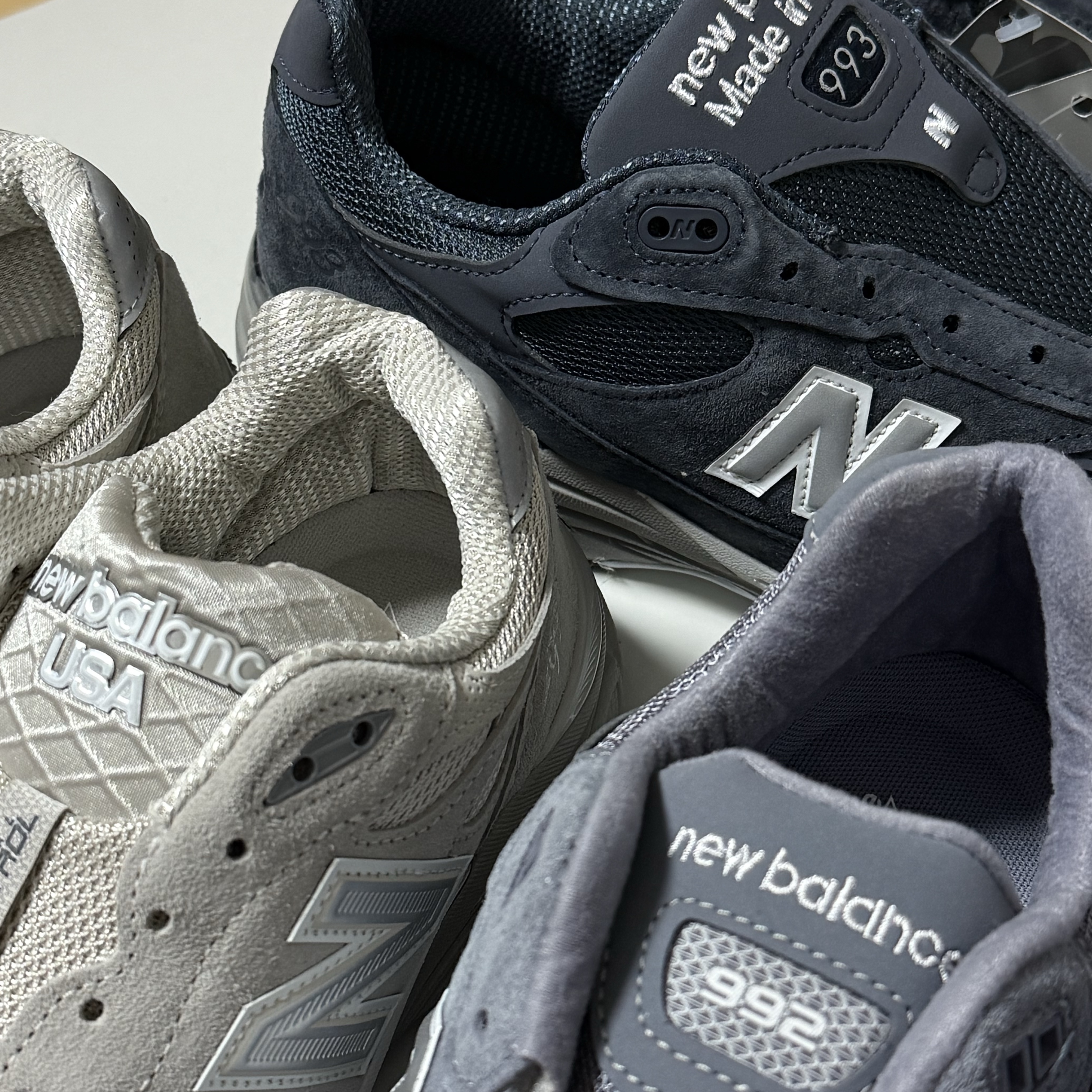 New Balance x Kith 990v3 Made in USA Hallow, New Balance x Kith 993 Made in USA Asteroid 착용 스타일