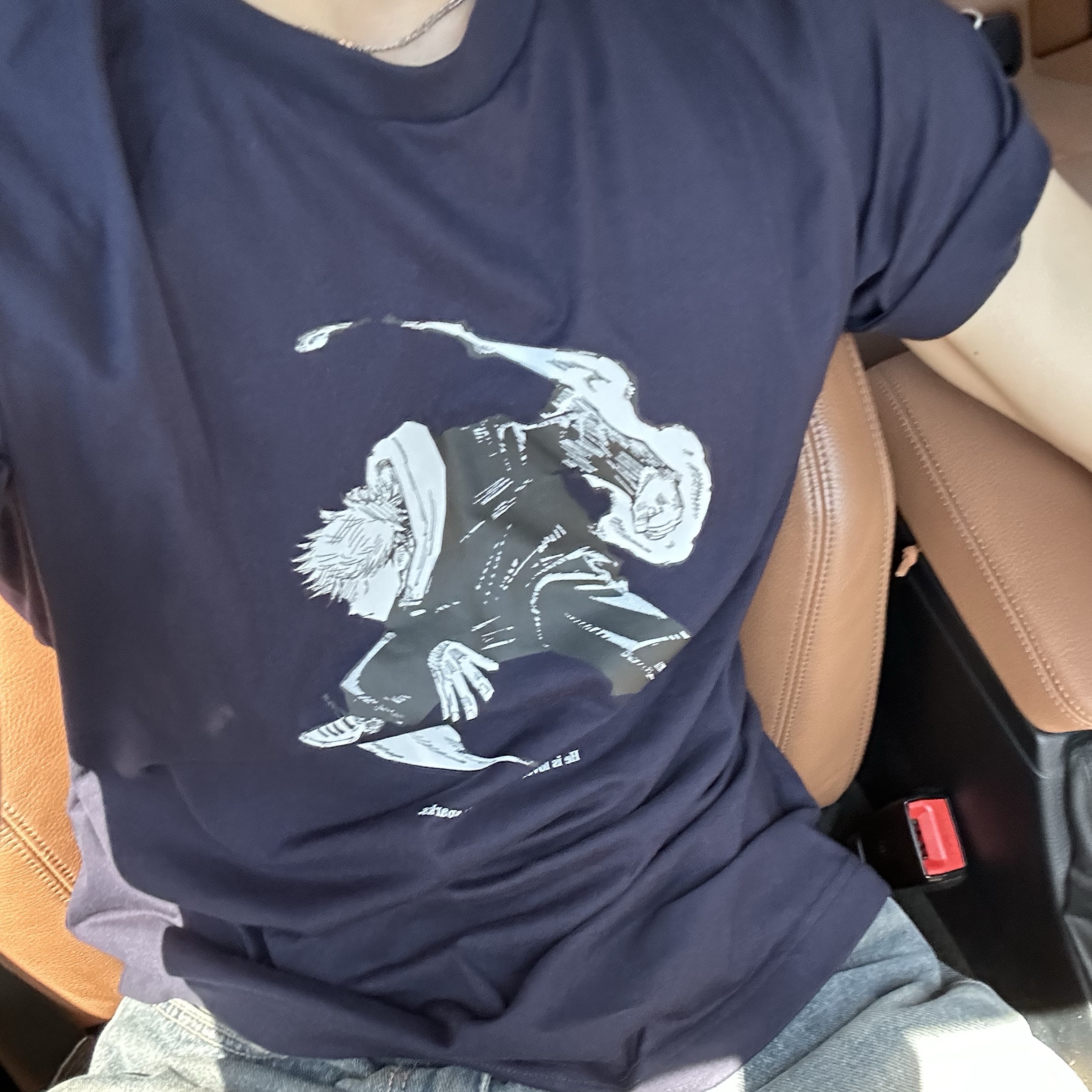 Uniqlo UT Shueisha 100th Anniversary Jujutsu Kaisen T-Shirt Navy 착용 스타일