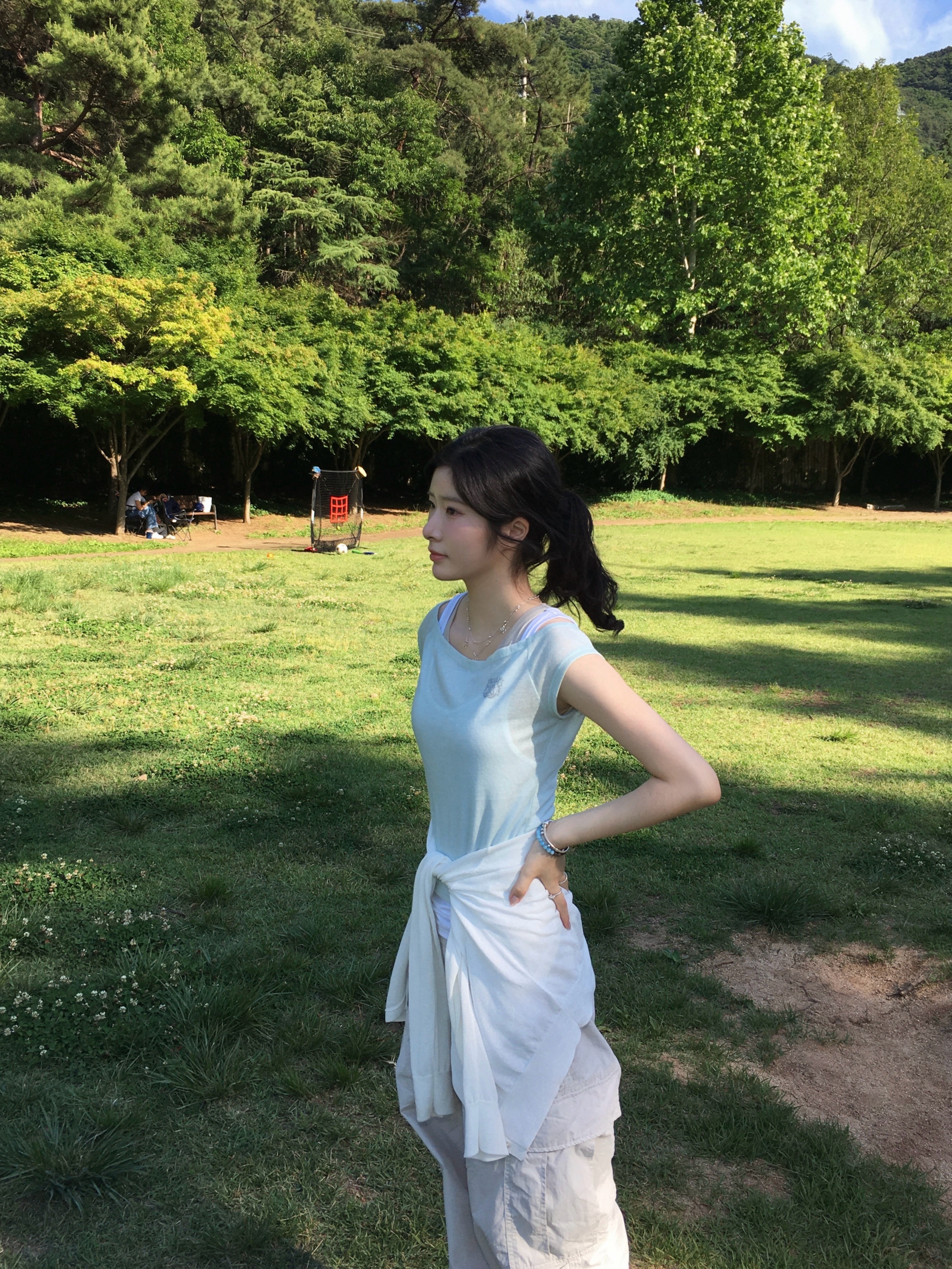 Sculptor Lazy Sleeveless Layered Tee Mint 착용 스타일 - 2