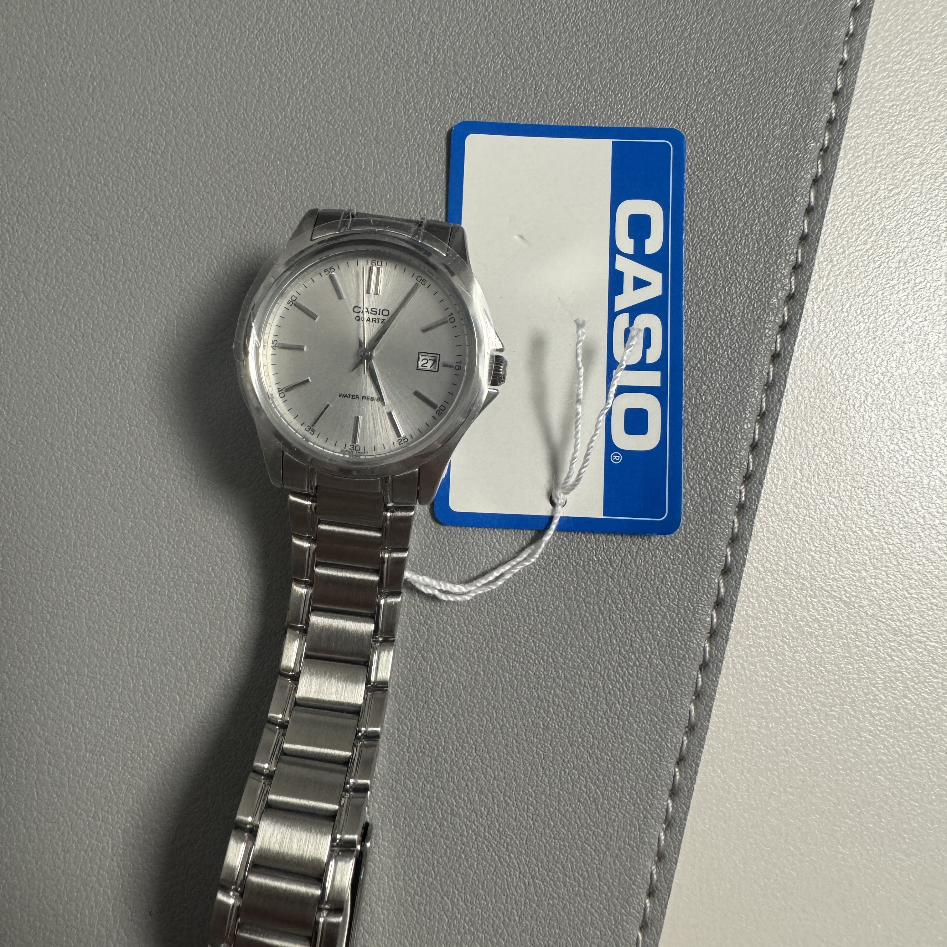 Casio LTP-1183A-7ADF 착용 스타일