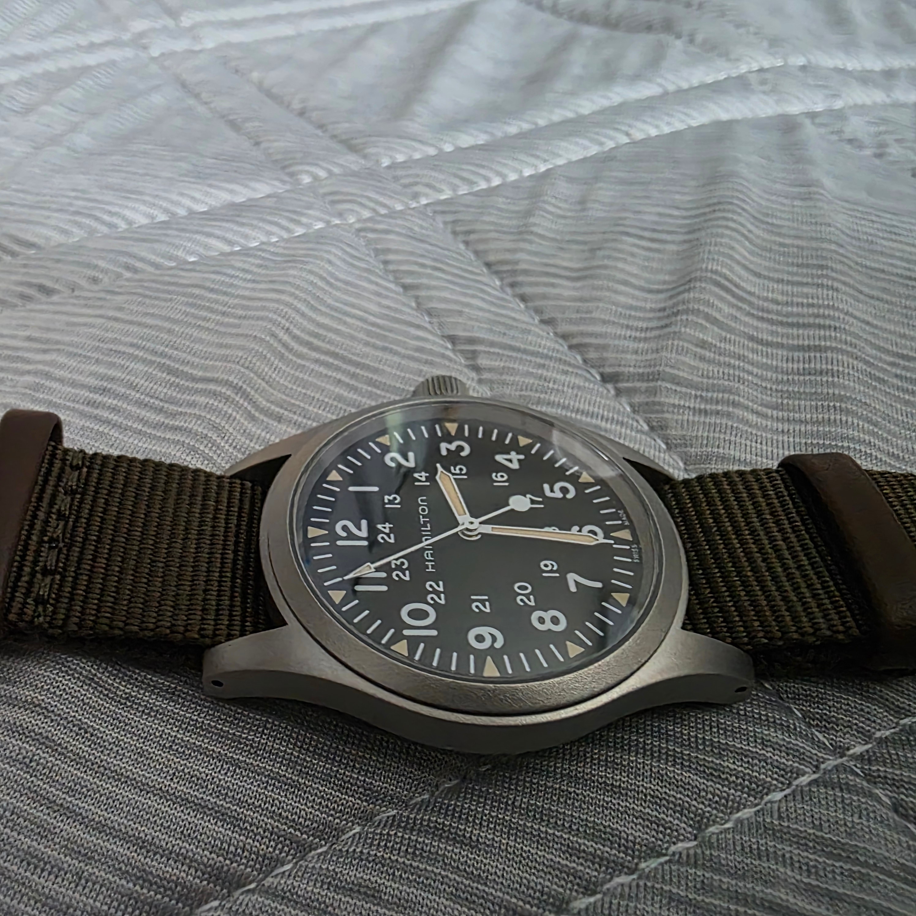 Hamilton Khaki Field Mechanical 38mm Nato Strap Green Black 착용 스타일 - 3