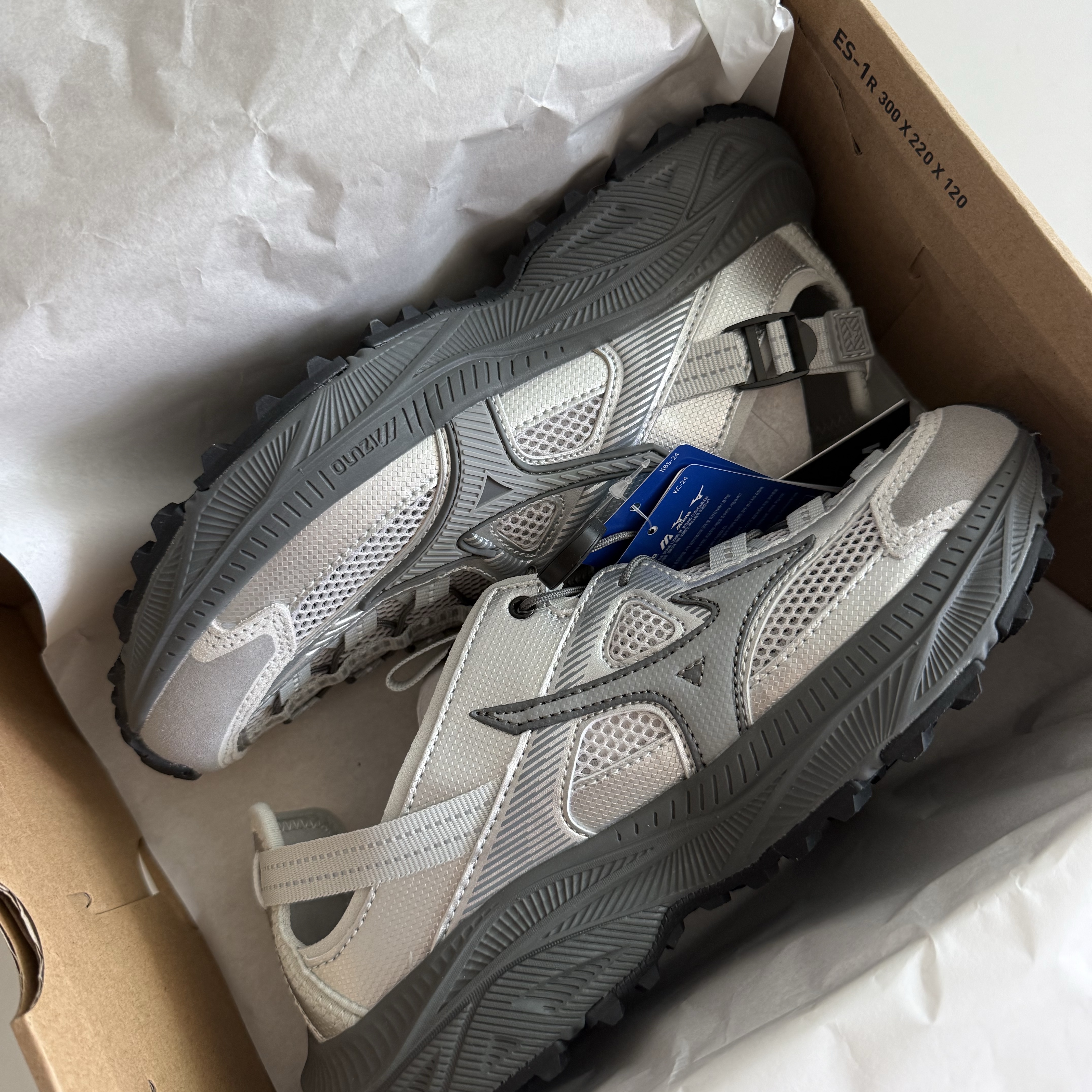 [KREAM 단독] Mizuno Apex Trail Silver - 26FW 착용 스타일 - 2