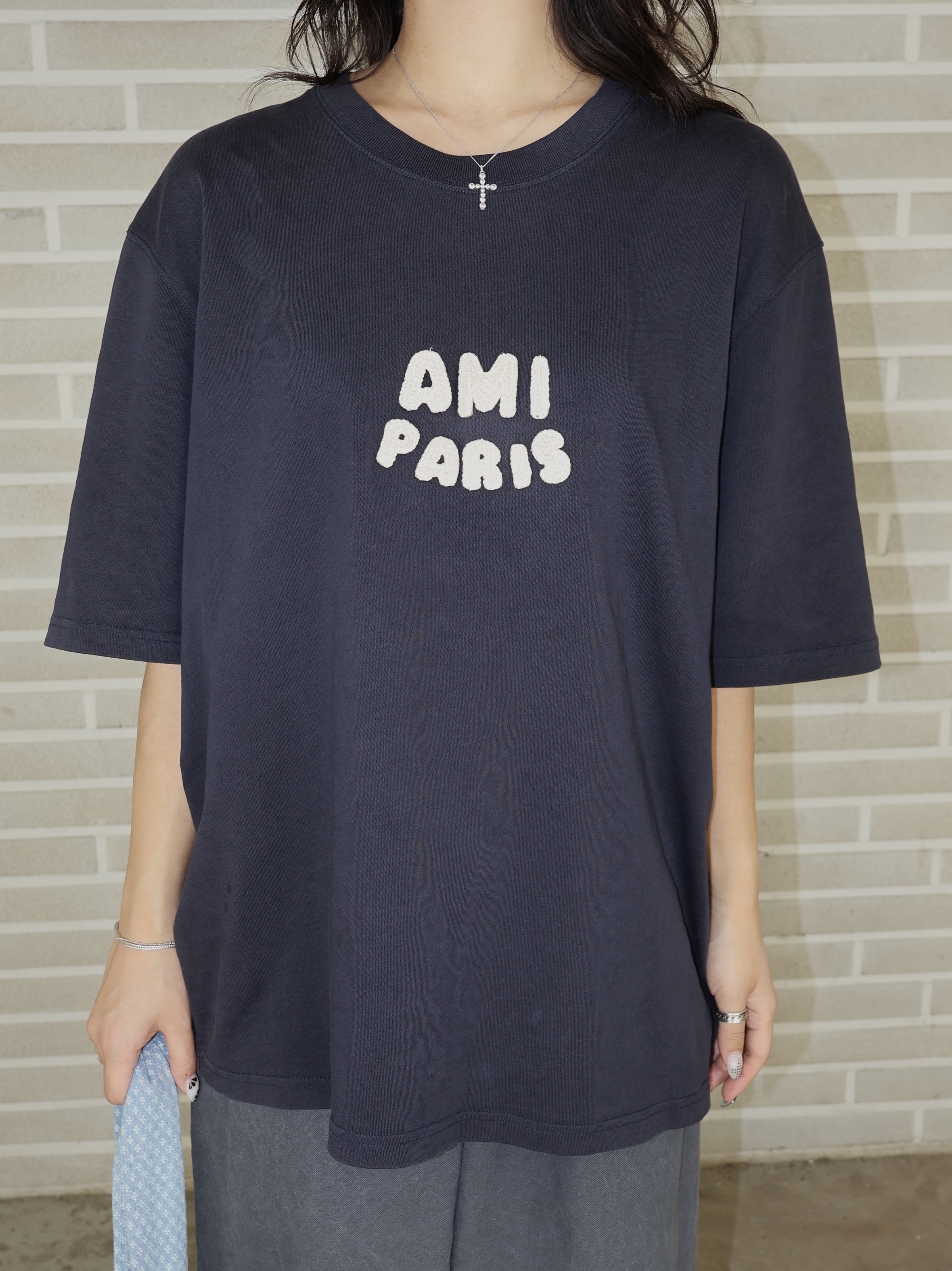 AMI Short Sleeve T-Shirt Navy 착용 스타일 - 3
