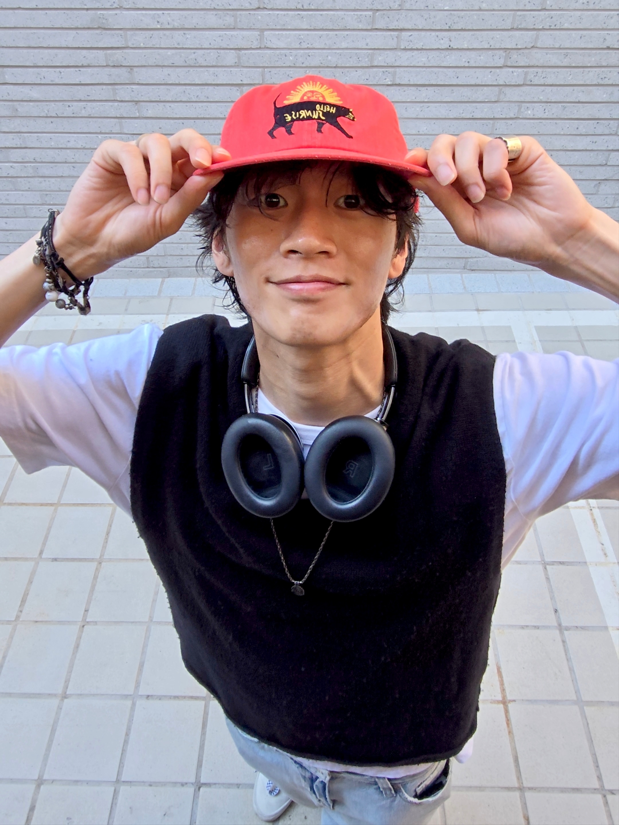 Hello Sunrise Washed Sunrise Cat Logo 6Panel Cap Scarlet Orange, Vans Vault Knu-Skool VLT LX Suede Marshmallow 착용 스타일 - 1