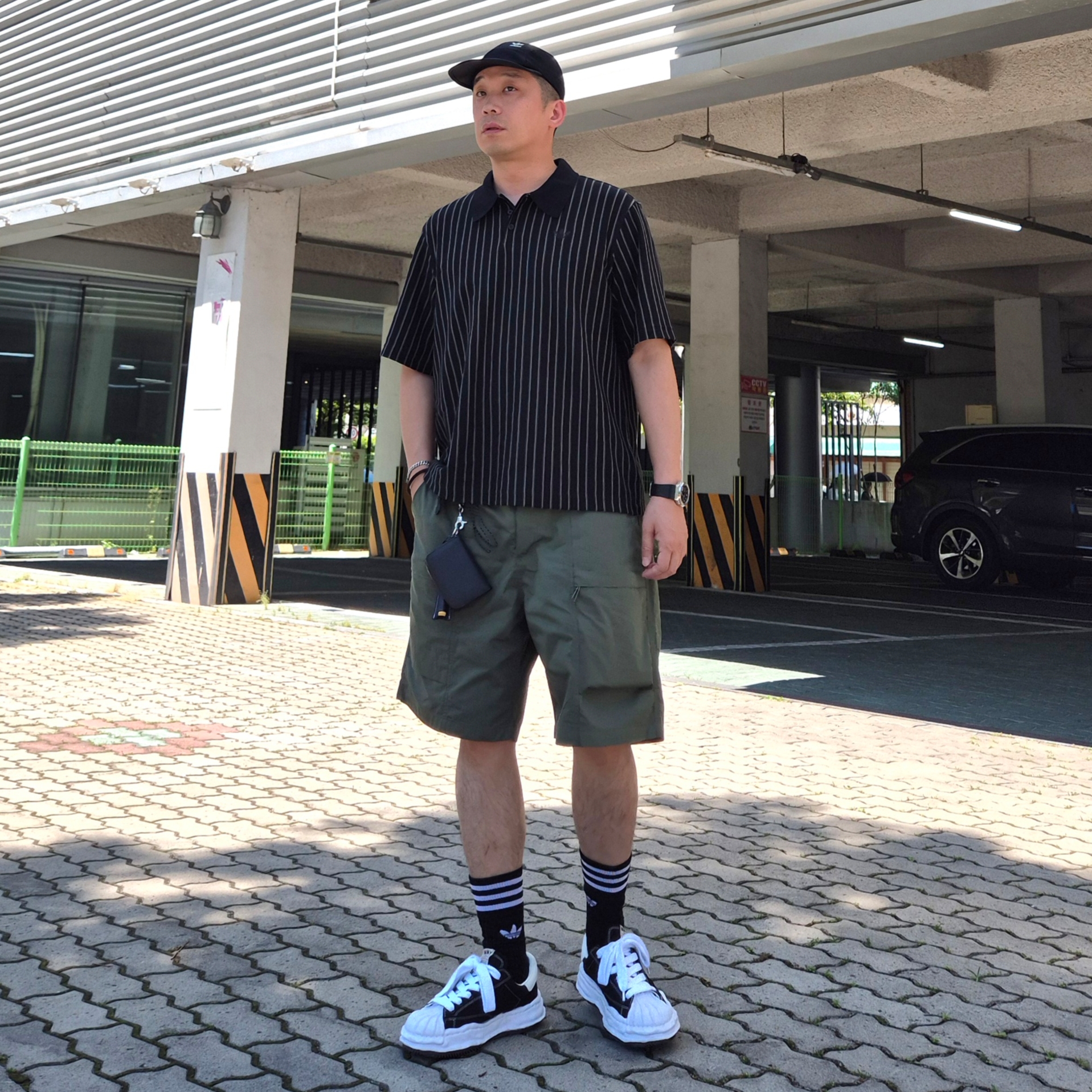 Maison Mihara Yasuhiro Blakey OG Sole Canvas Low-top Sneakers Black White, Adidas 3 Stripes High Crew Socks Black (3 Pack) 착용 스타일 - 3
