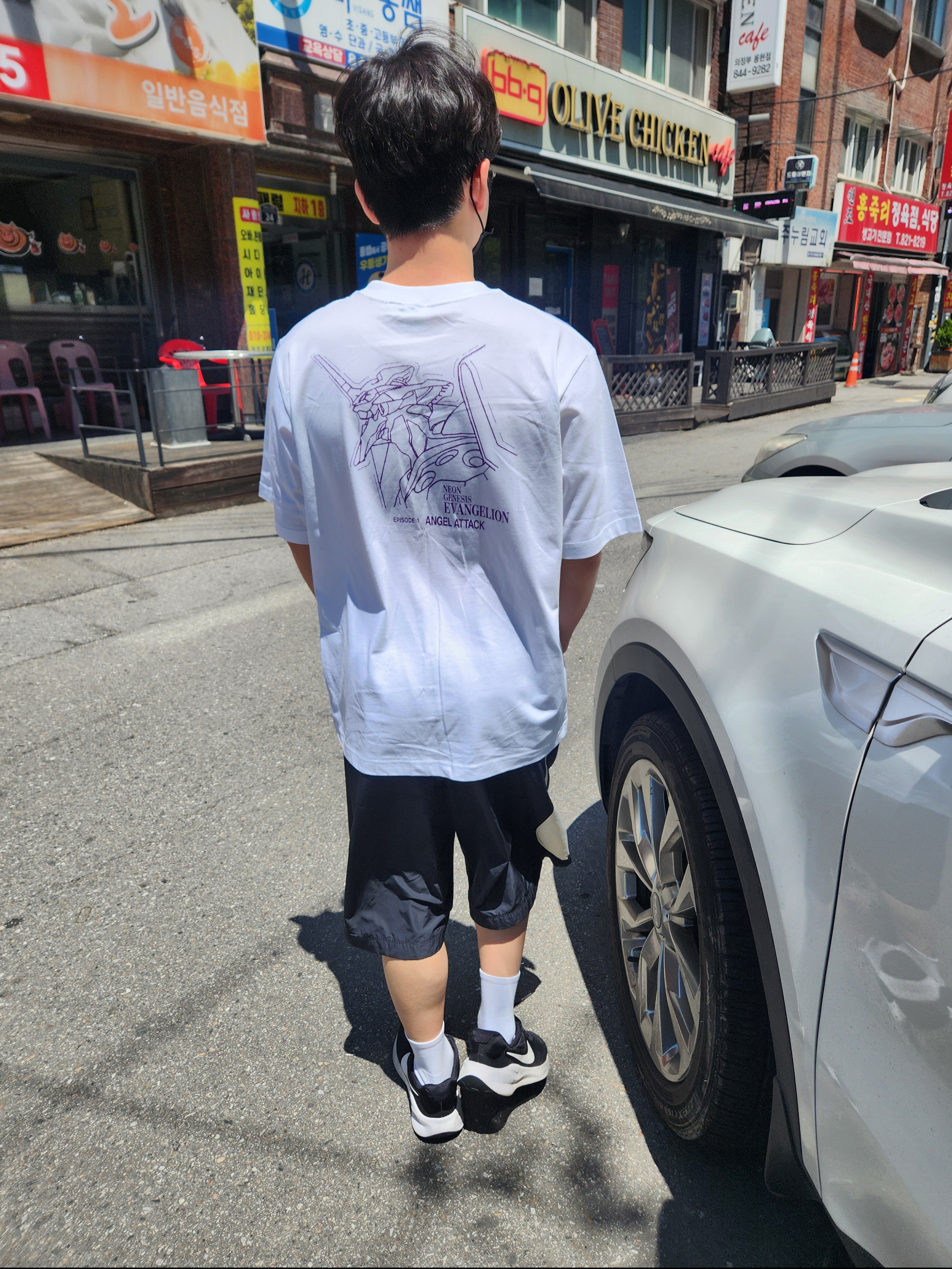 Nike NSW Swoosh Woven Shorts Black - Asia, GU x Evangelion Graphic T-Shirt White 착용 스타일 - 3
