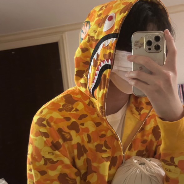 BAPE x PUBG Mobile Shark Full Zip Hoodie Tangerine 착용 스타일