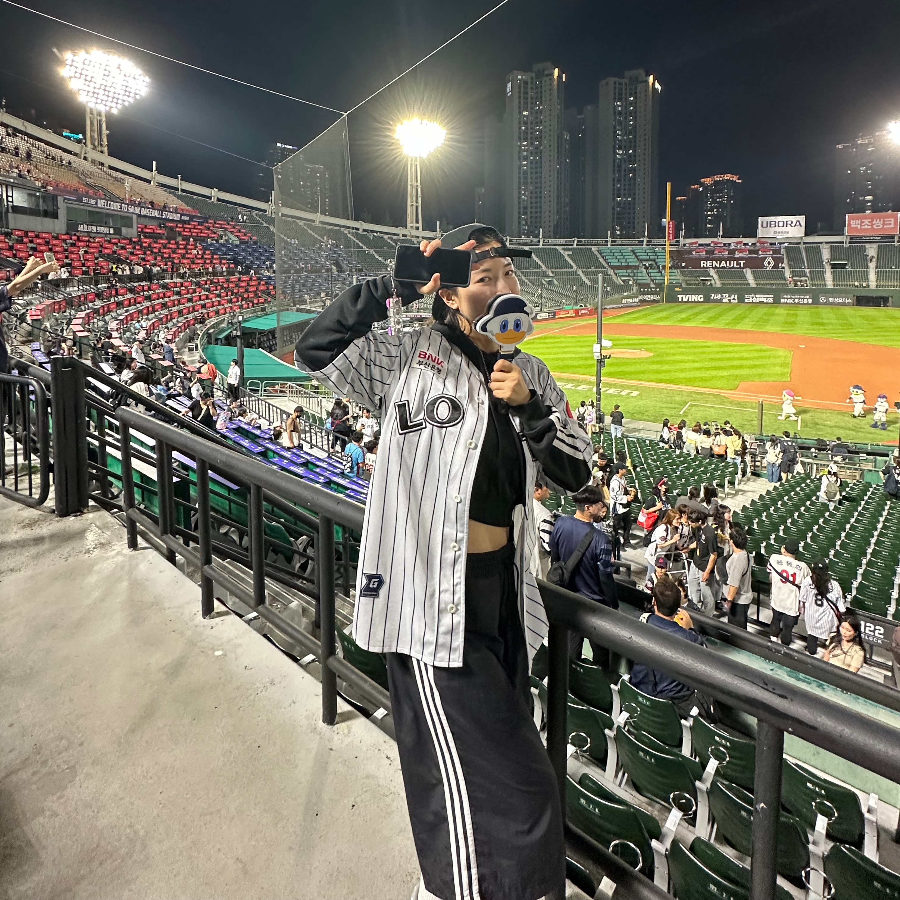Adidas Originals Capri Shorts Black White - KR Sizing 착용 스타일