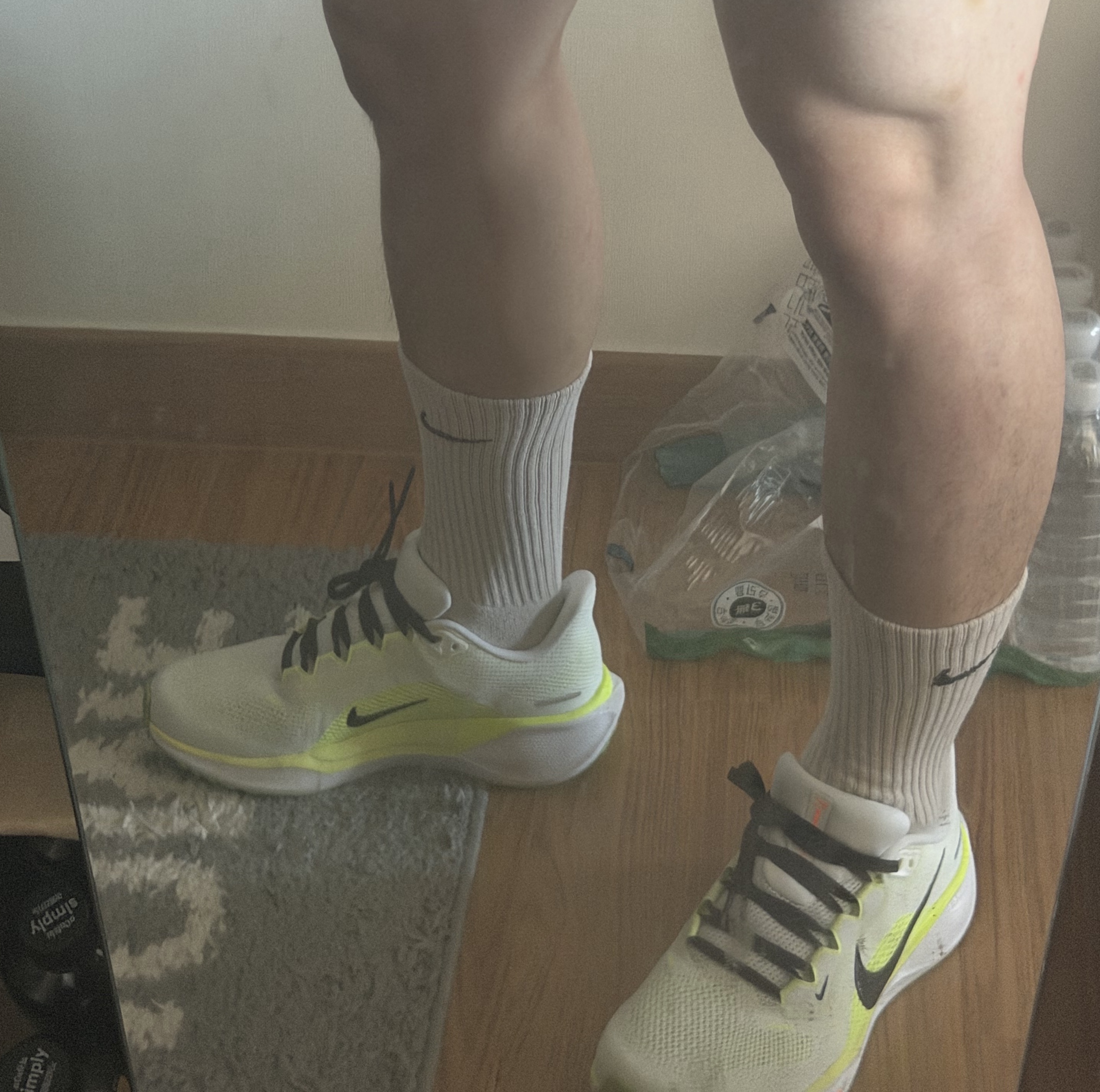 Nike Air Zoom Pegasus 41 White Volt Ice 착용 스타일