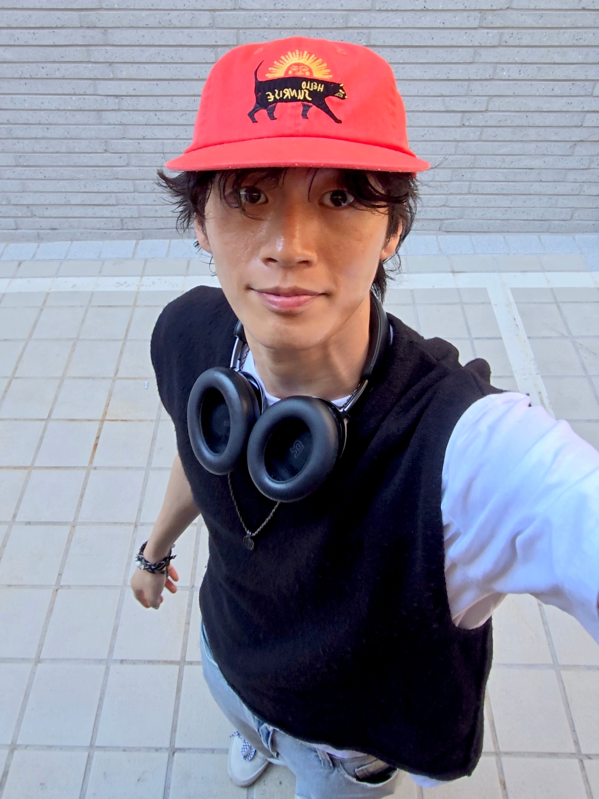 Hello Sunrise Washed Sunrise Cat Logo 6Panel Cap Scarlet Orange, Vans Vault Knu-Skool VLT LX Suede Marshmallow 착용 스타일 - 2