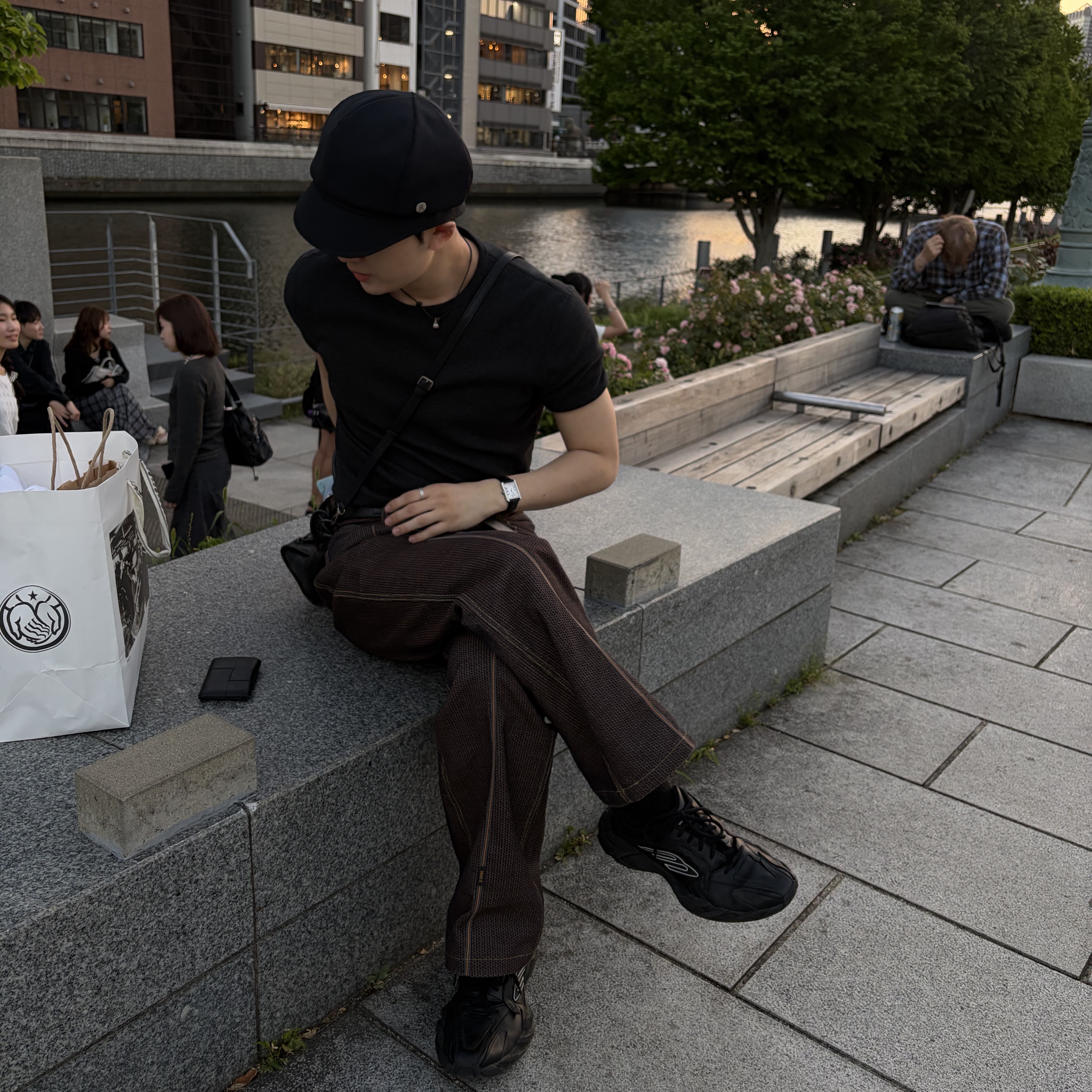 Kapital Century Denim 5P Frisco Pants Muddy Brown, Balenciaga Monday Shoe Black 착용 스타일