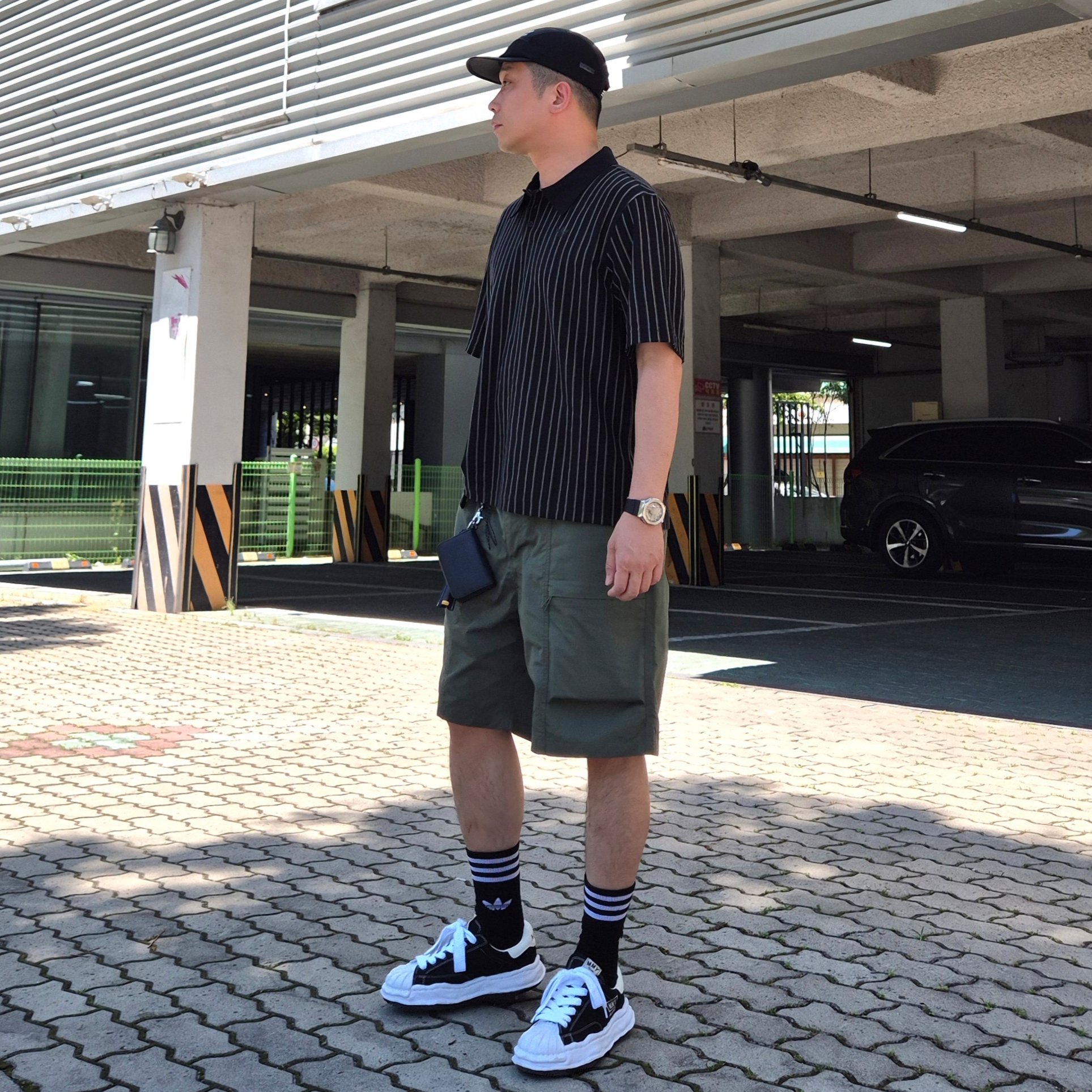 Maison Mihara Yasuhiro Blakey OG Sole Canvas Low-top Sneakers Black White, Adidas 3 Stripes High Crew Socks Black (3 Pack) 착용 스타일 - 2