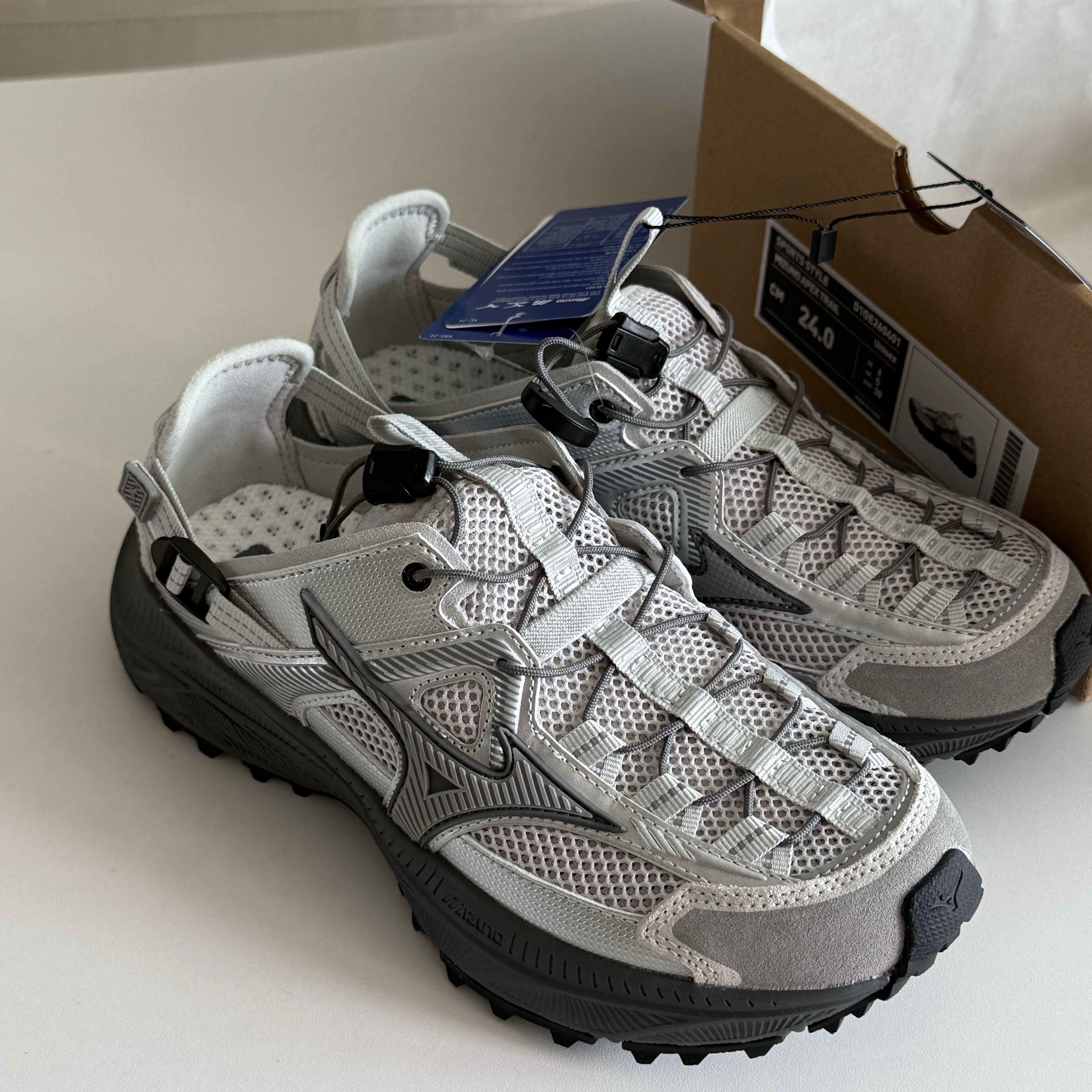 [KREAM 단독] Mizuno Apex Trail Silver - 26FW 착용 스타일 - 1