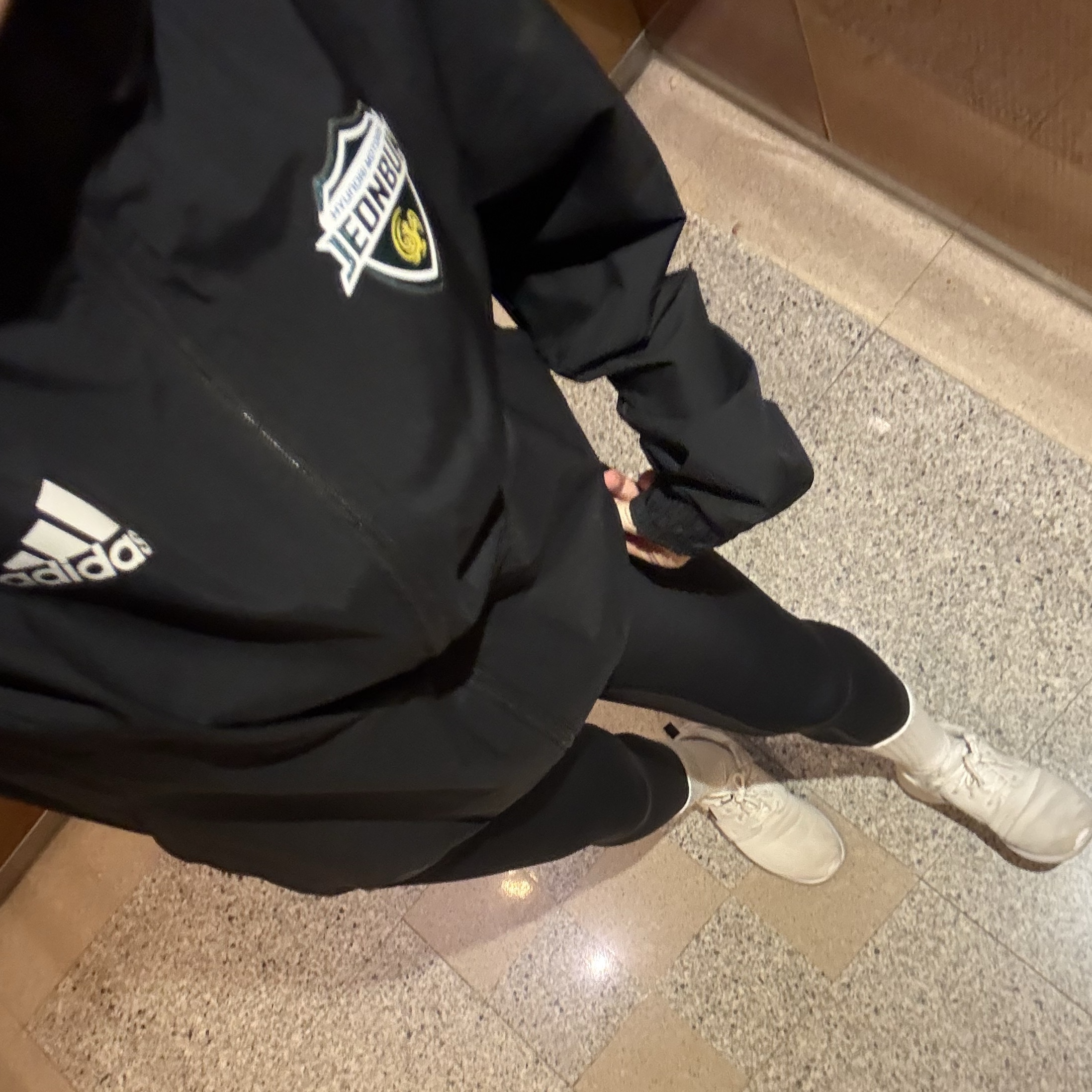 Adidas x Wales Bonner Statement Nylon Track Top Blue Tint - KR Sizing, (W) Xexymix V-Up 3D Plus Leggings Black 착용 스타일 - 1