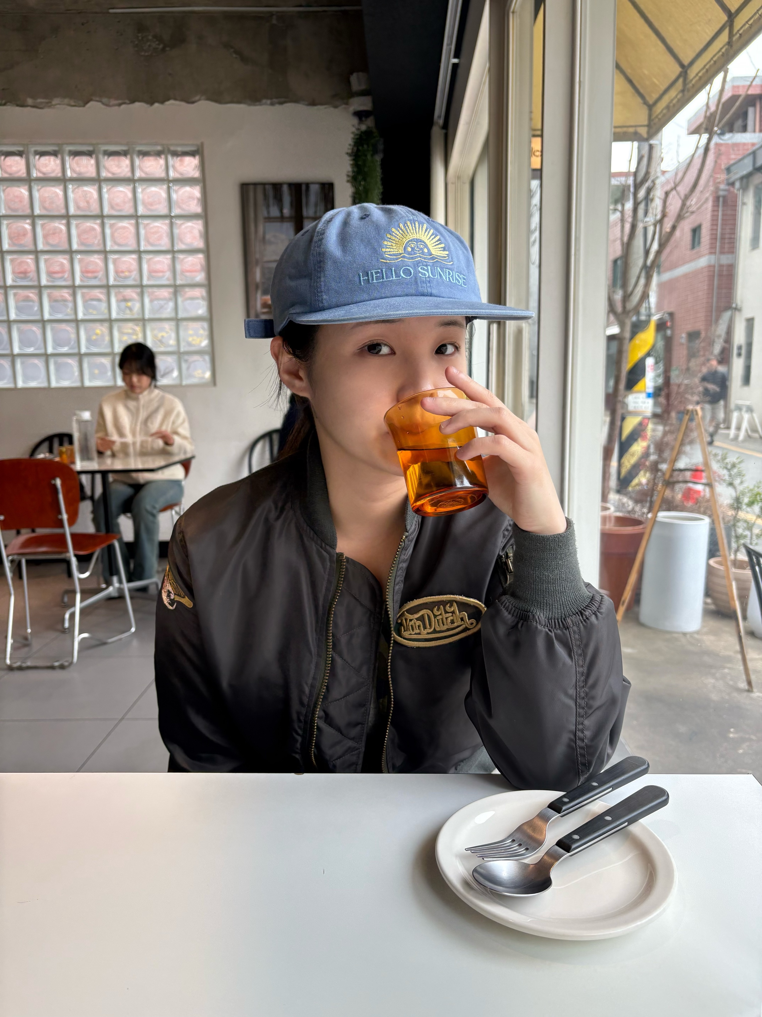 Hello Sunrise Washed OG Logo 6panel Cap Ocean Blue 착용 스타일