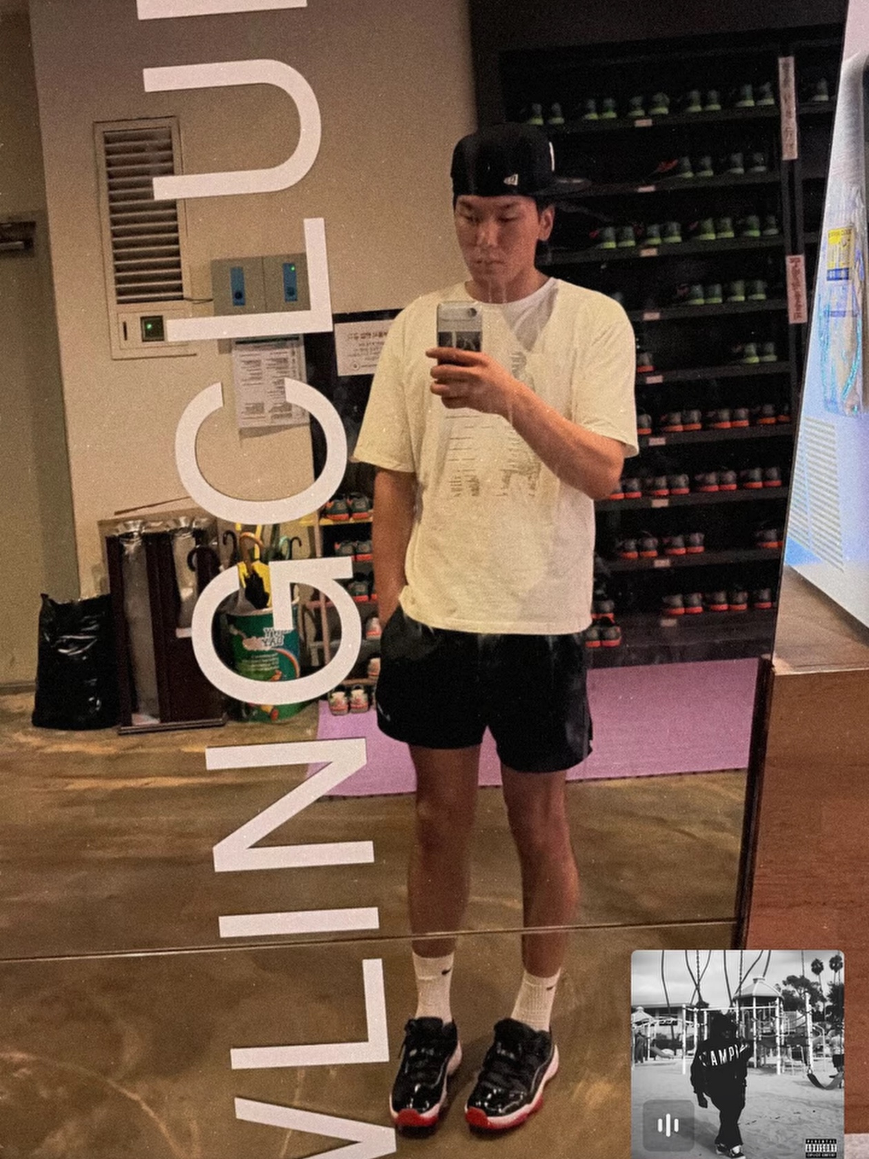 New Era 59Fifty MLB Authentic New York Yankees Game Navy, Nike Dri-Fit Challenger 5 Inch Brief Lined Versatile Shorts Black - Asia 착용 스타일 - 1