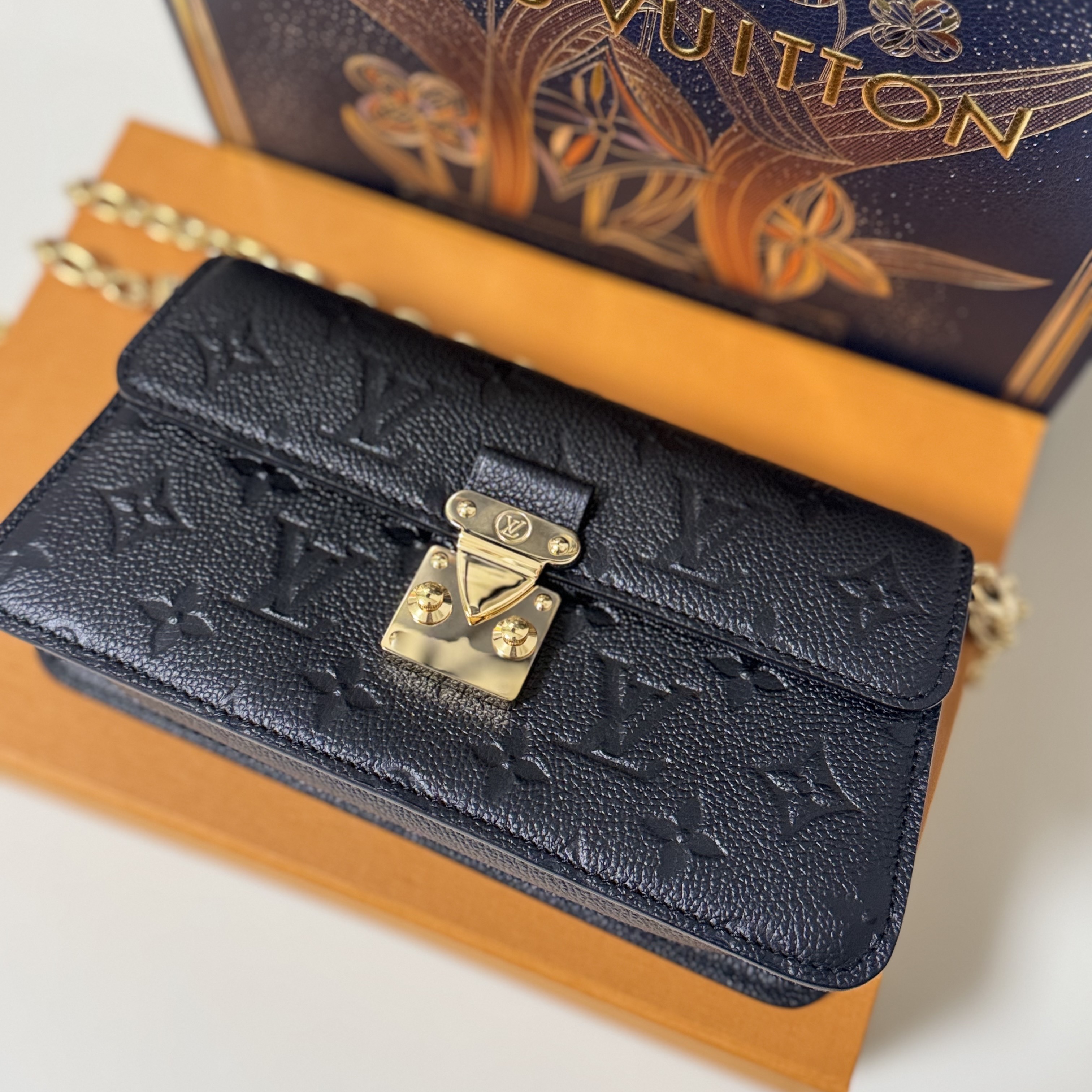Louis Vuitton Wallet On Chain Metis Monogram Empreinte Black 착용 스타일 - 1