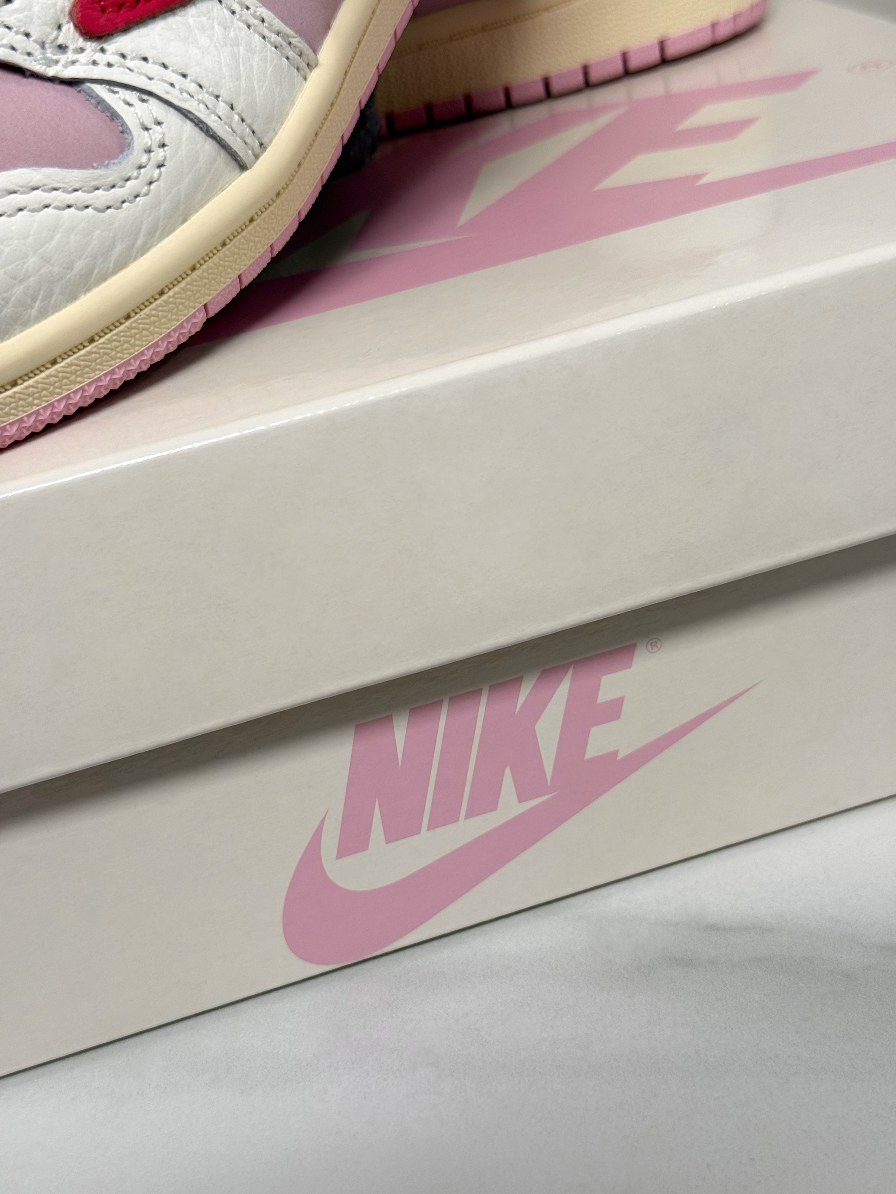 Jordan 1 x Travis Scott Retro Low OG SP Sail Tropical Pink, (PS) Jordan 1 x Travis Scott Retro Low OG SP Sail Tropical Pink 착용 스타일 - 3