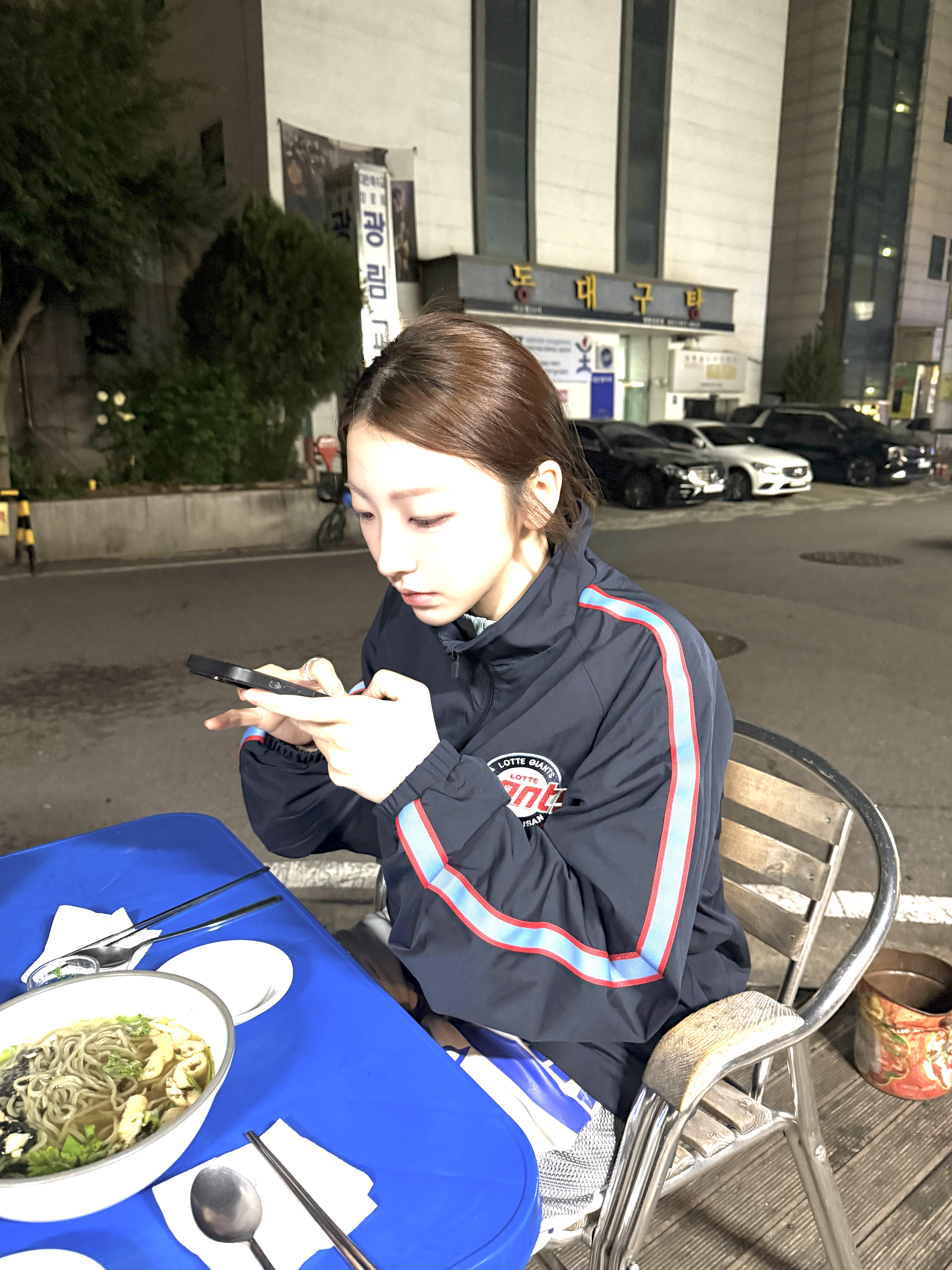 Lotte Giants 25 Professional Lightweight Jumper Black 착용 스타일