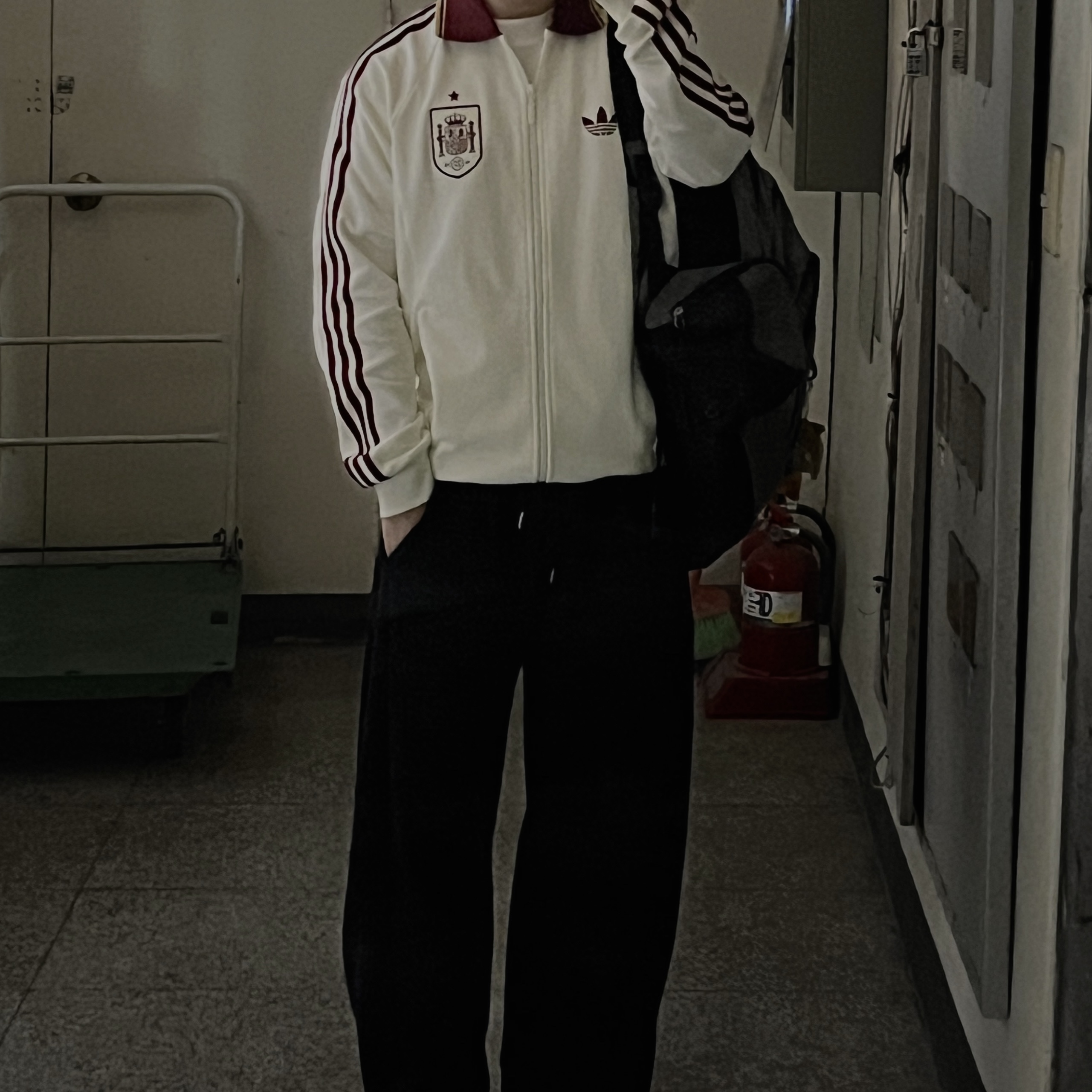 Adidas Spain Away Anthem Jacket Off White - KR Sizing (Non Marking Ver.) 착용 스타일 - 1