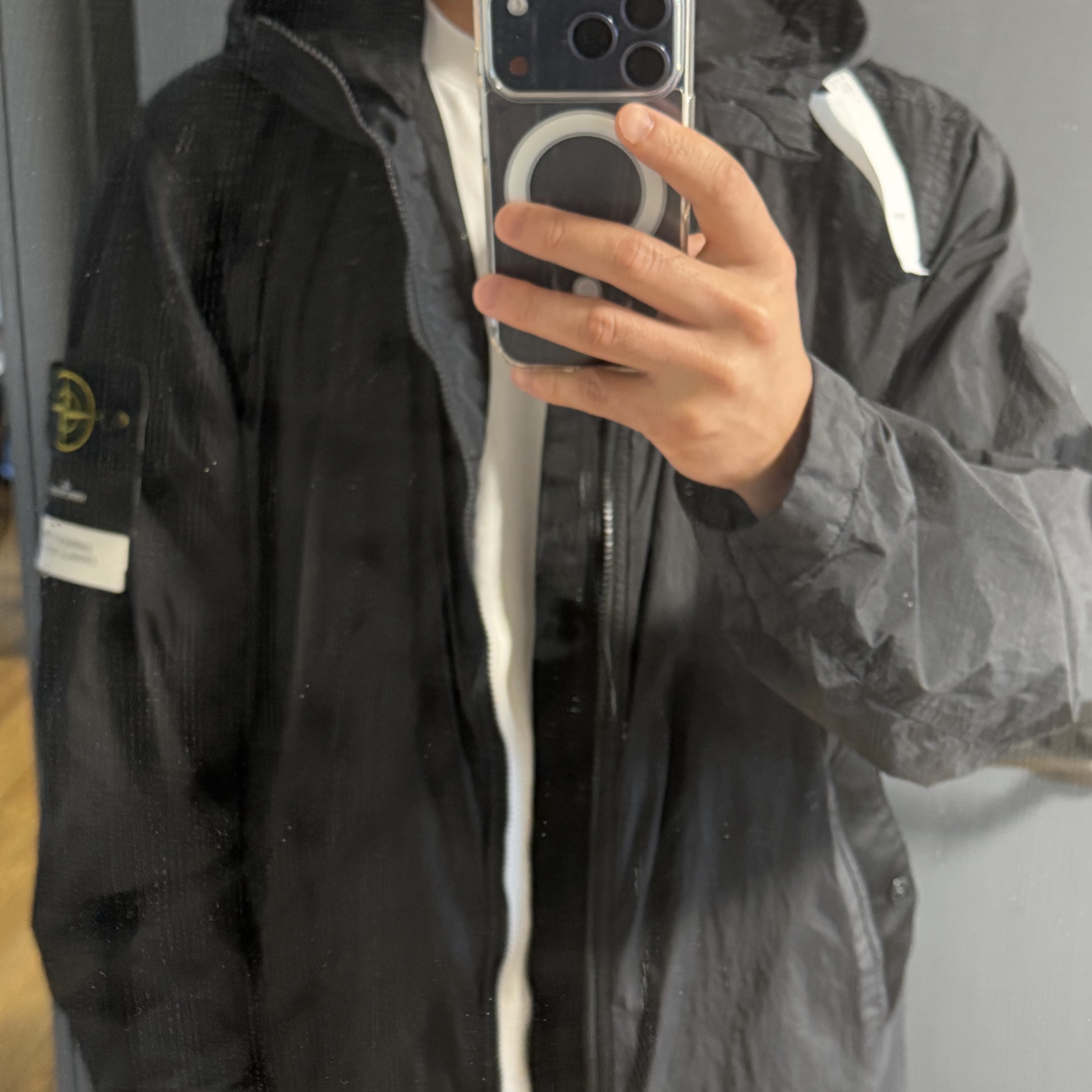 Stone Island 4100001 Crinkle Reps NY Hooded Jacket with Wind Resistance and Anti-Drop Black - 26SS 착용 스타일 - 2