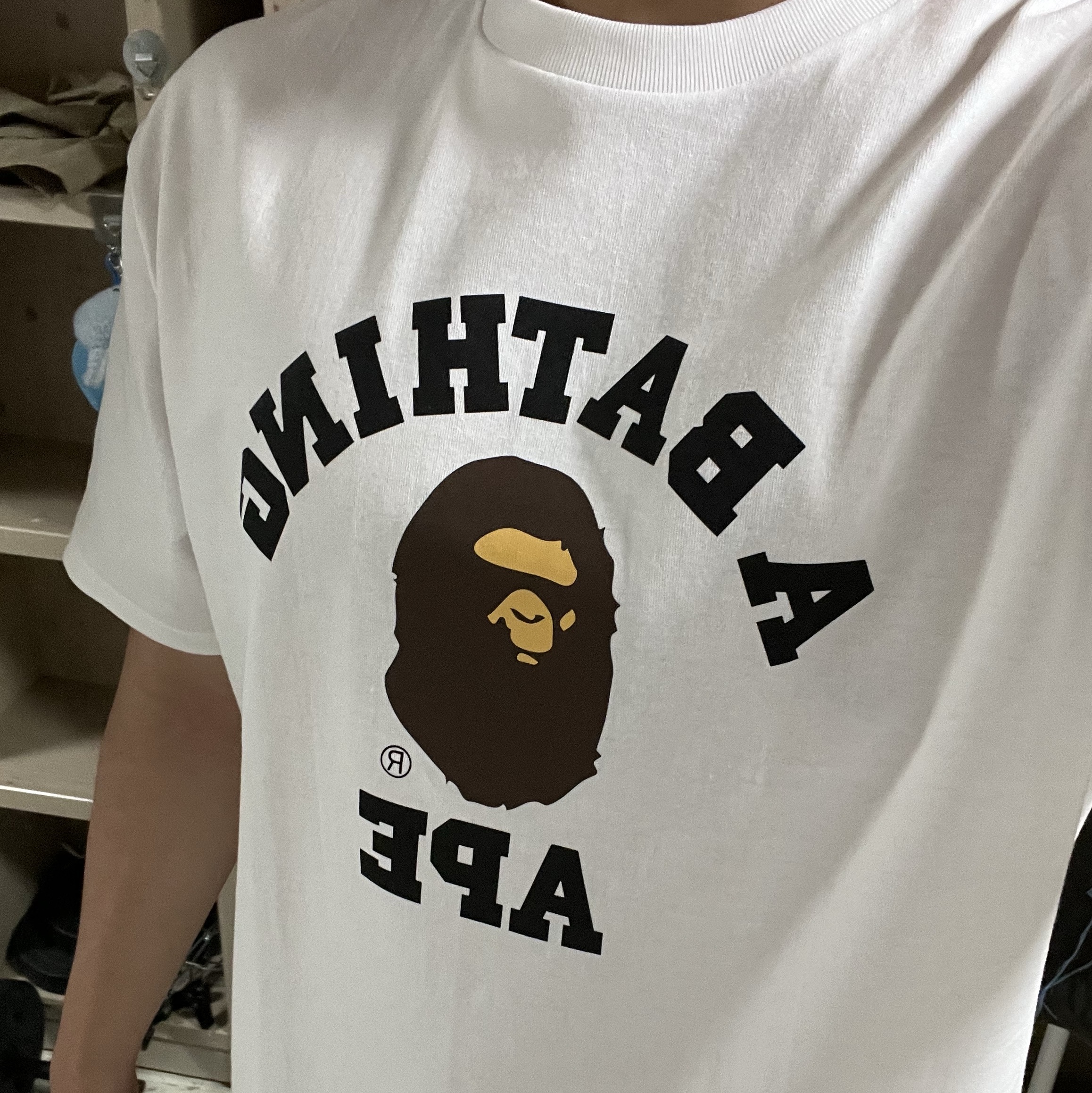 BAPE College T-Shirt White 착용 스타일 - 1
