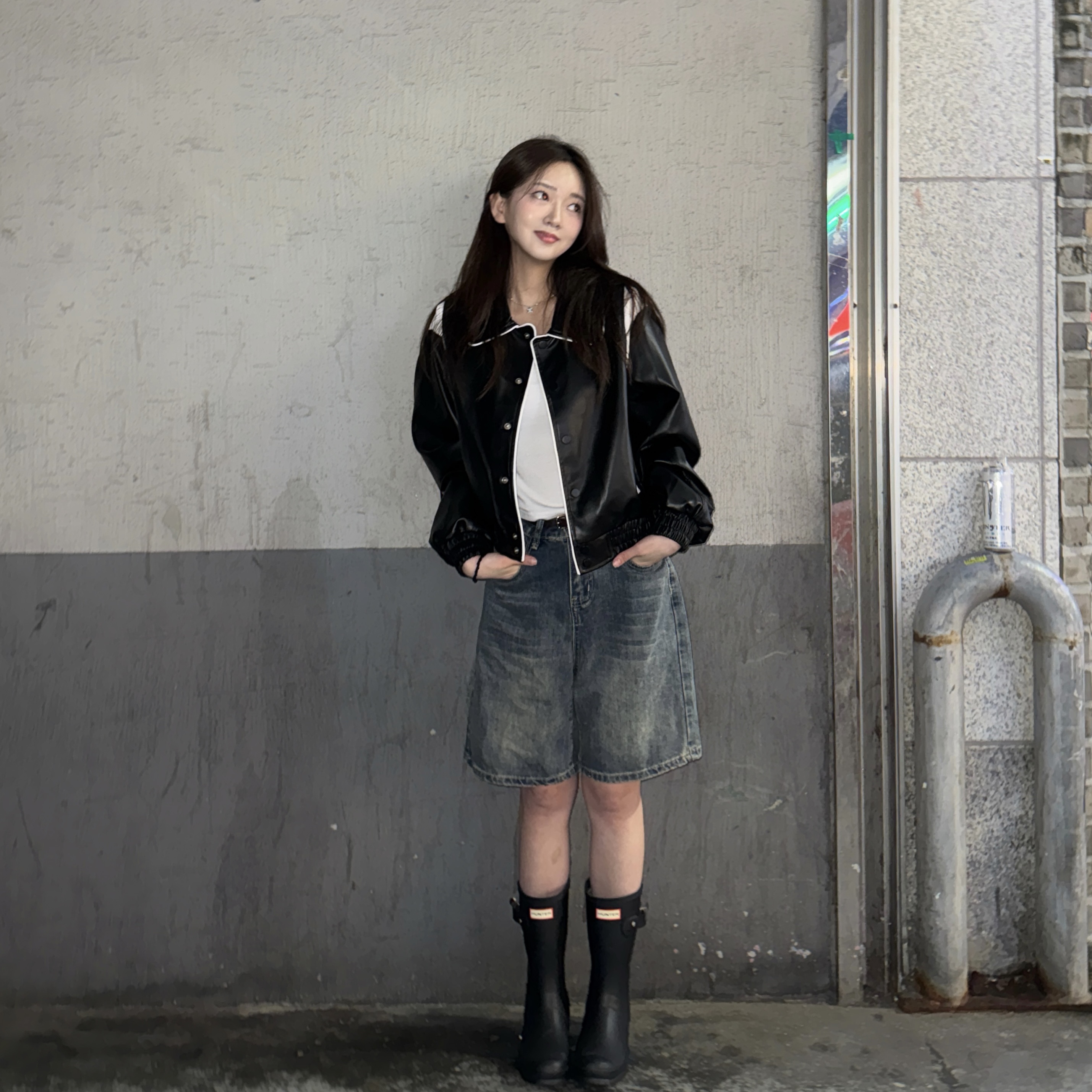 (W) Hunter Original Short Rain Boots Black 착용 스타일 - 2