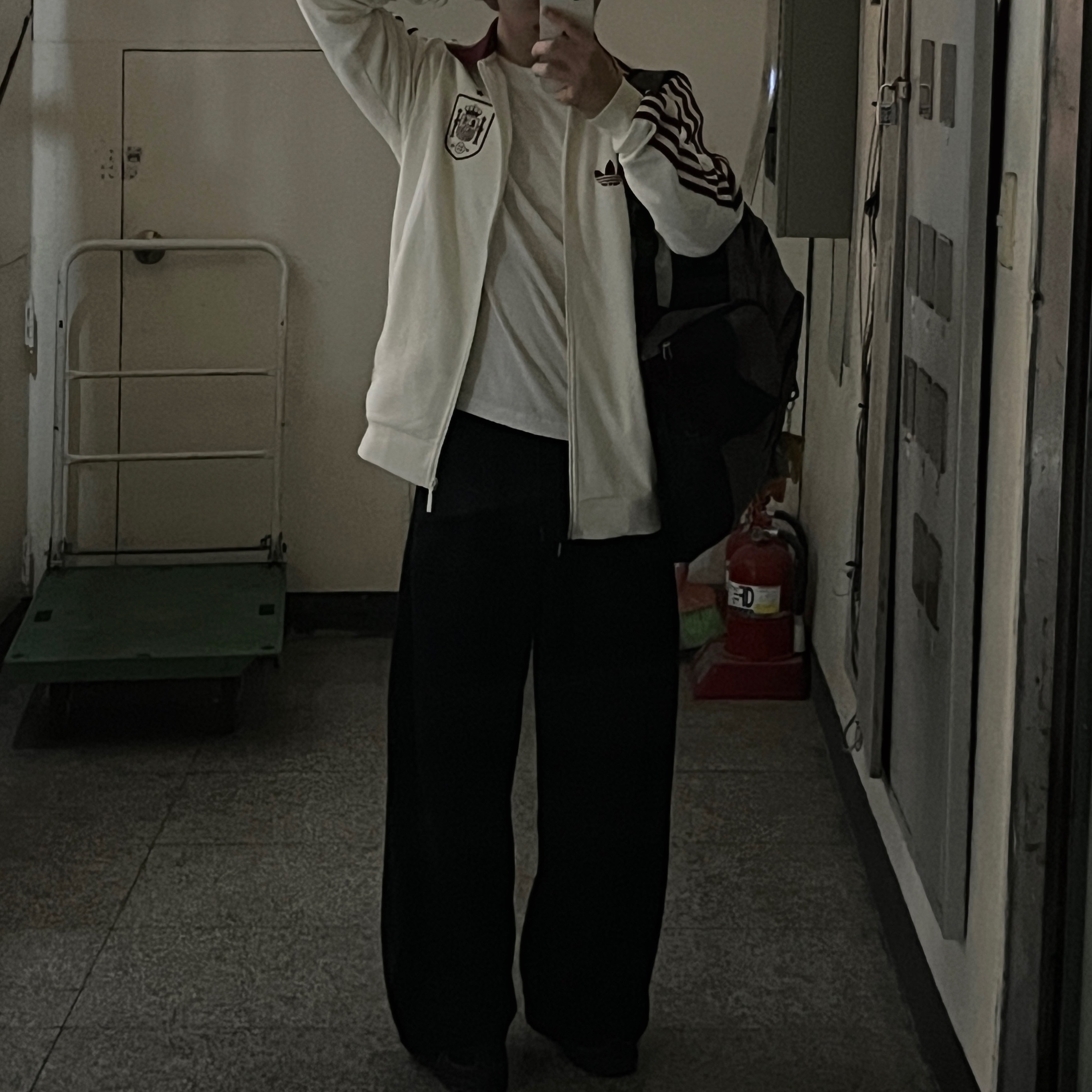 Adidas Spain Away Anthem Jacket Off White - KR Sizing (Non Marking Ver.) 착용 스타일 - 2