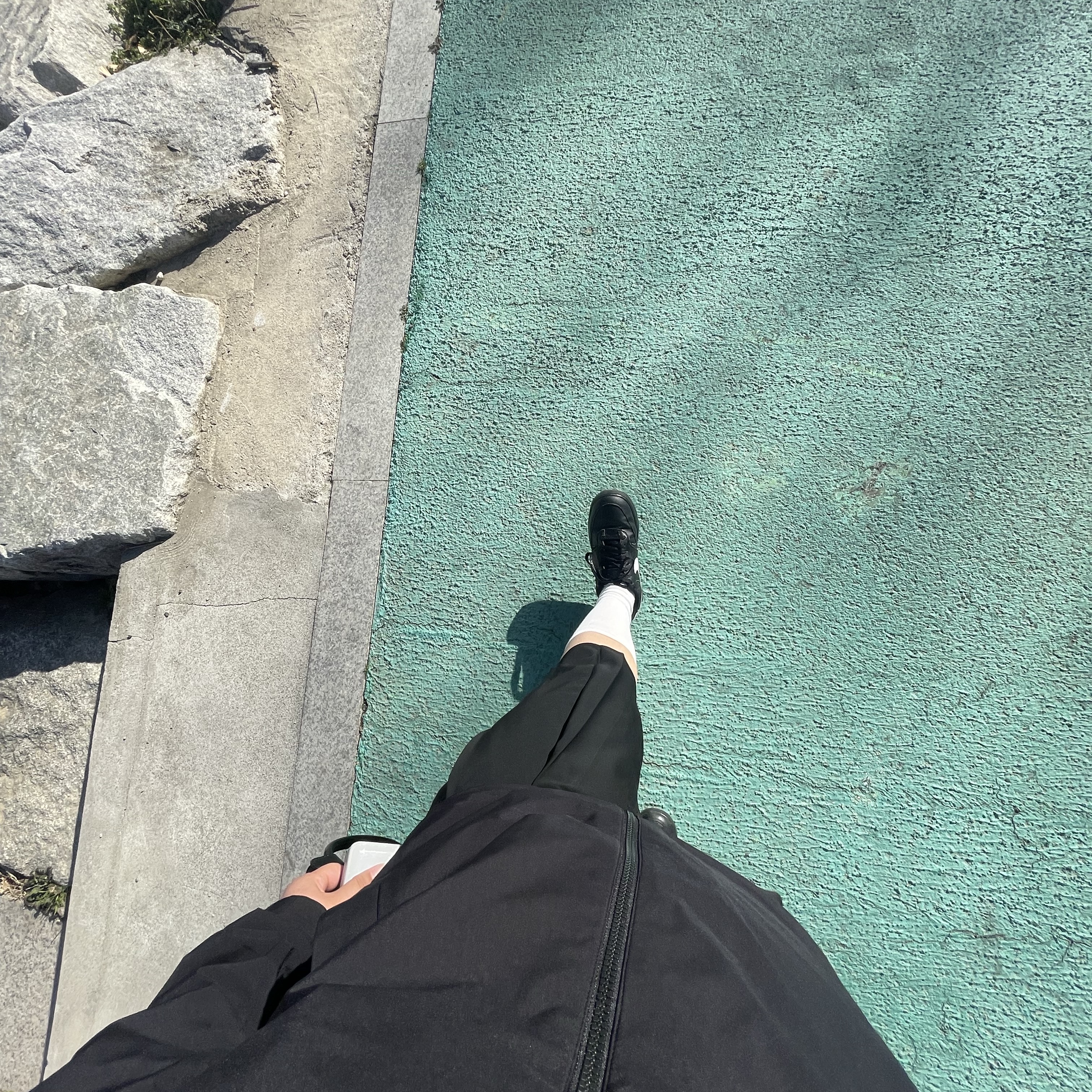 (W) Black Yak Daily Windbreaker Black 착용 스타일