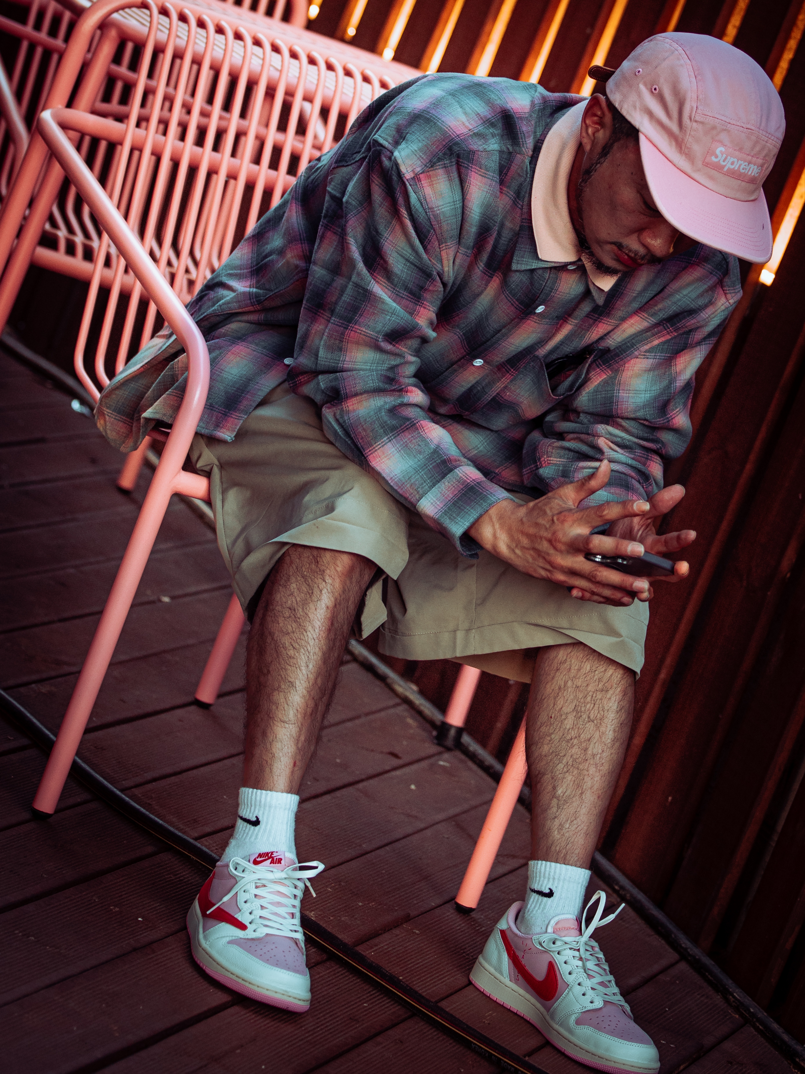 Jordan 1 x Travis Scott Retro Low OG SP Sail Tropical Pink, Supreme Washed Chino Twill Camp Cap Pink - 25FW 착용 스타일 - 2