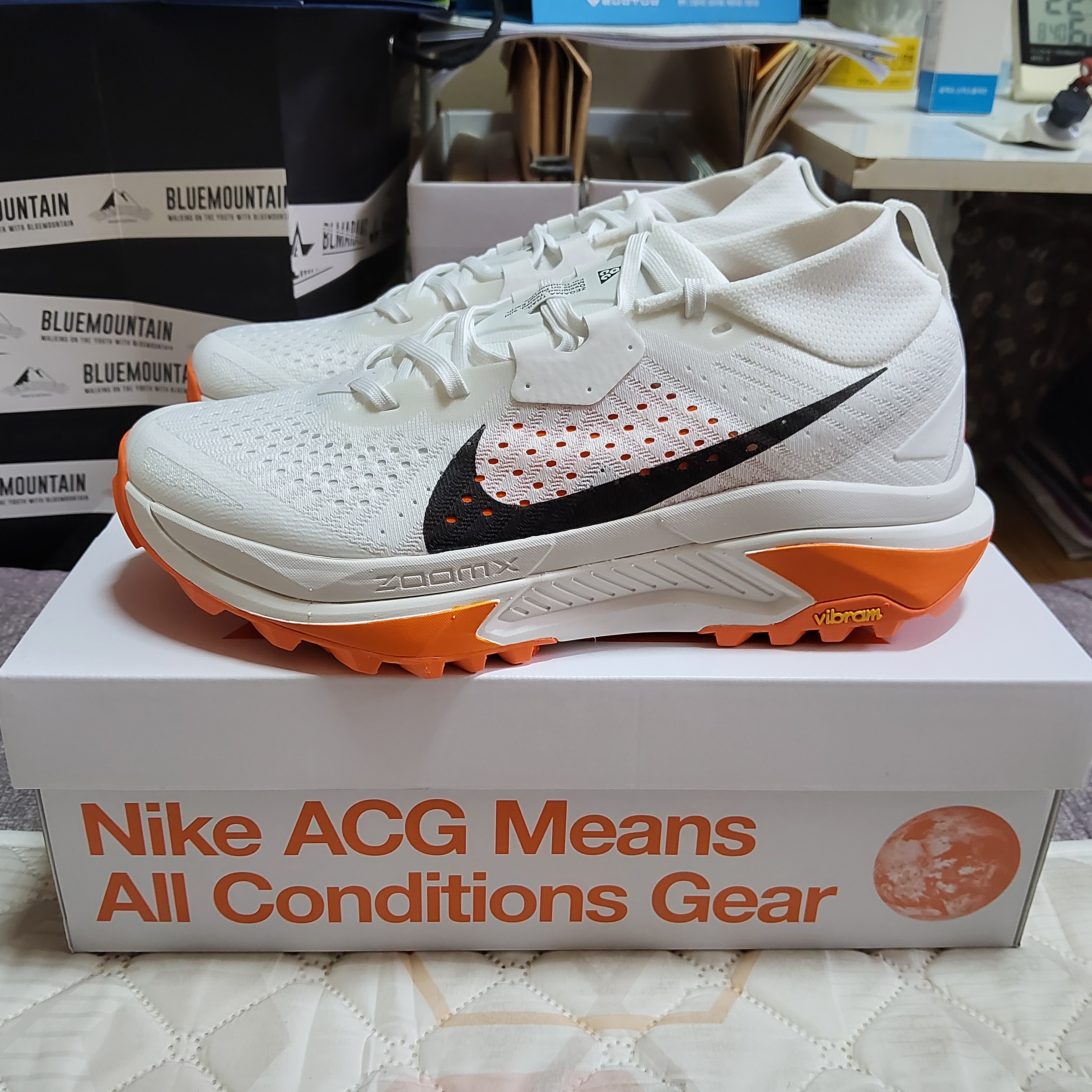 Nike ACG Zegama Summit White Phantom 착용 스타일 - 1