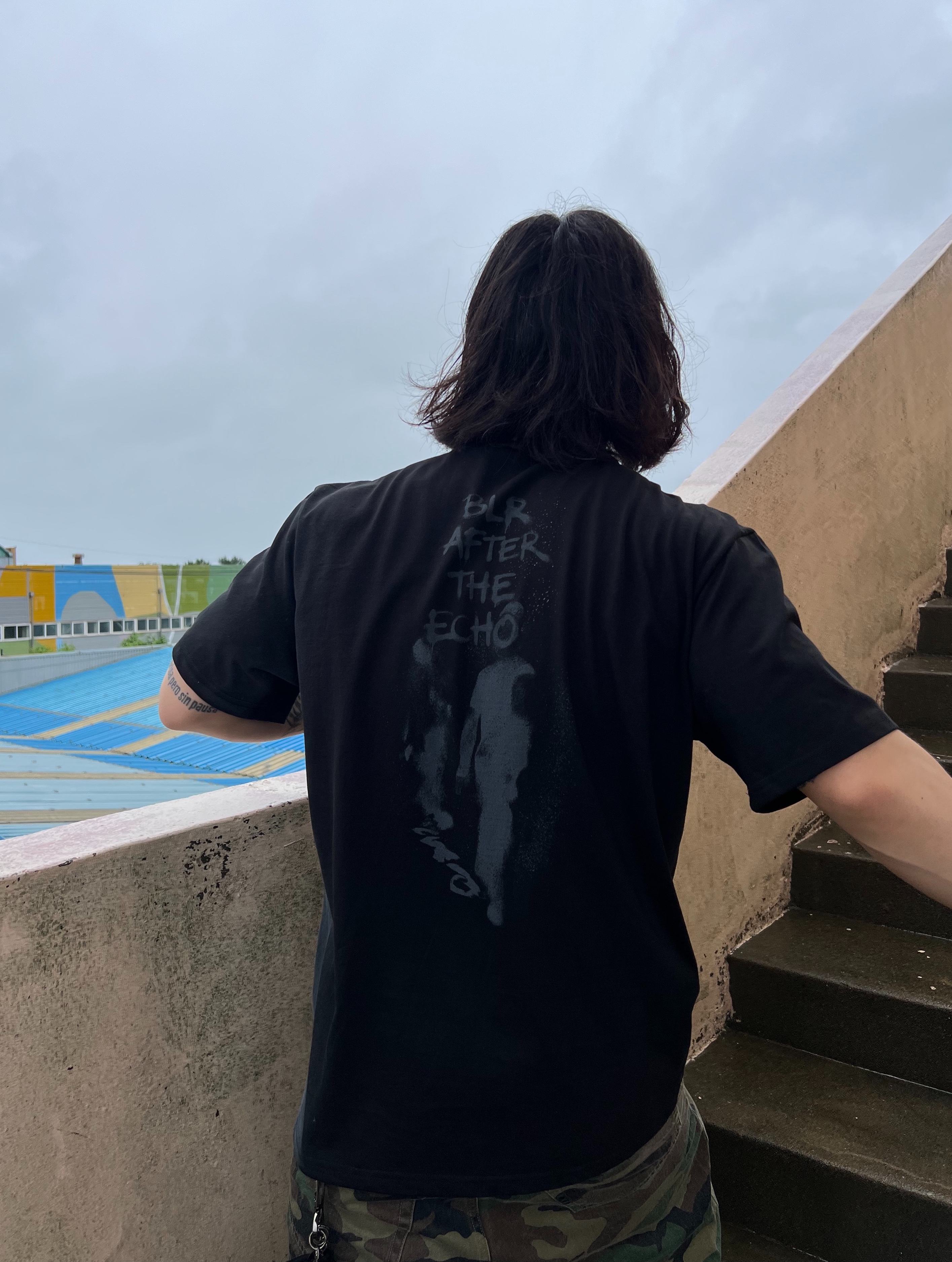 BLR Silhouette Graphic Oversized T-Shirt Black, Honda Motorcyle Gloves White 착용 스타일 - 3