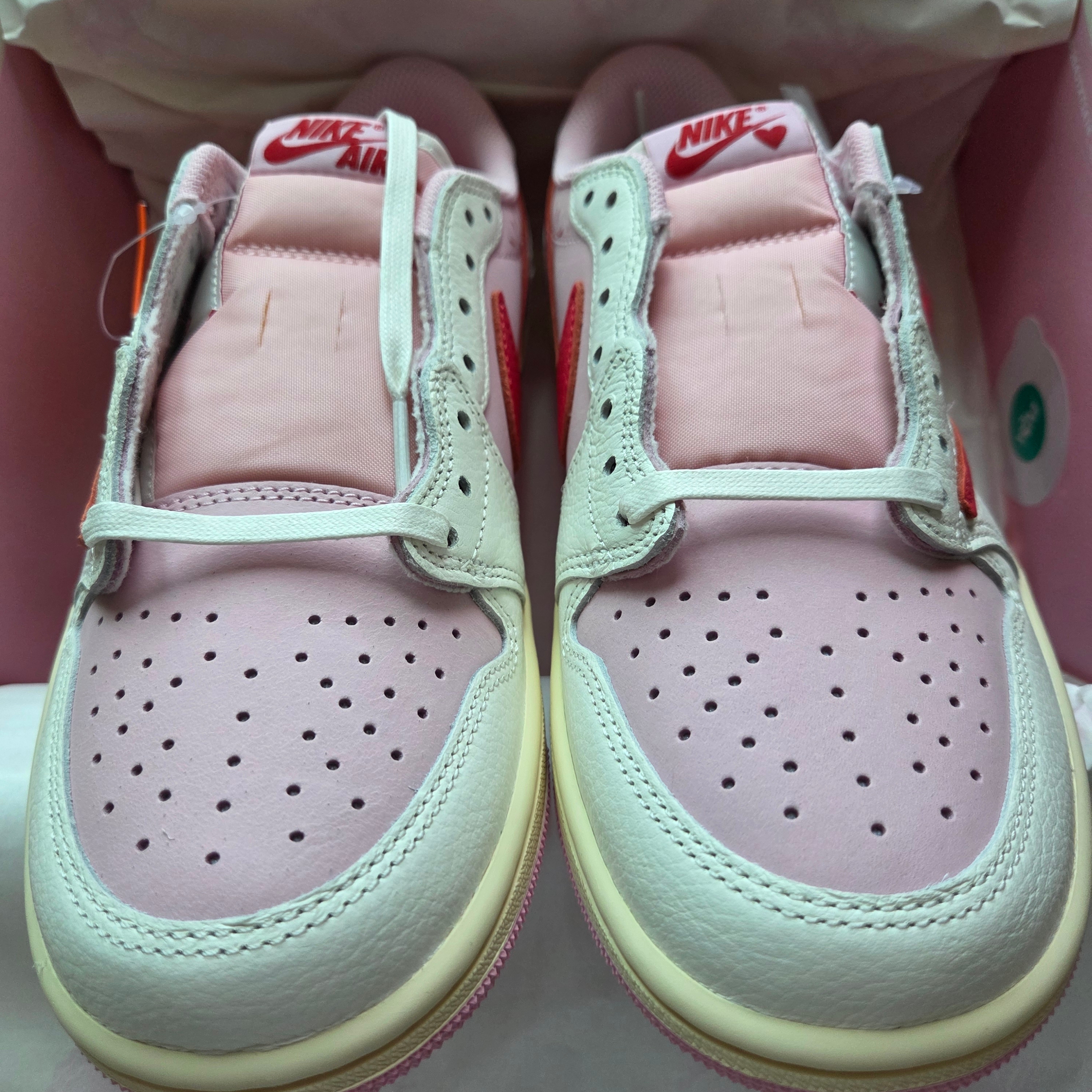 Jordan 1 x Travis Scott Retro Low OG SP Sail Tropical Pink, Jordan 1 x Travis Scott Retro Low OG SP Reverse Olive 착용 스타일 - 4