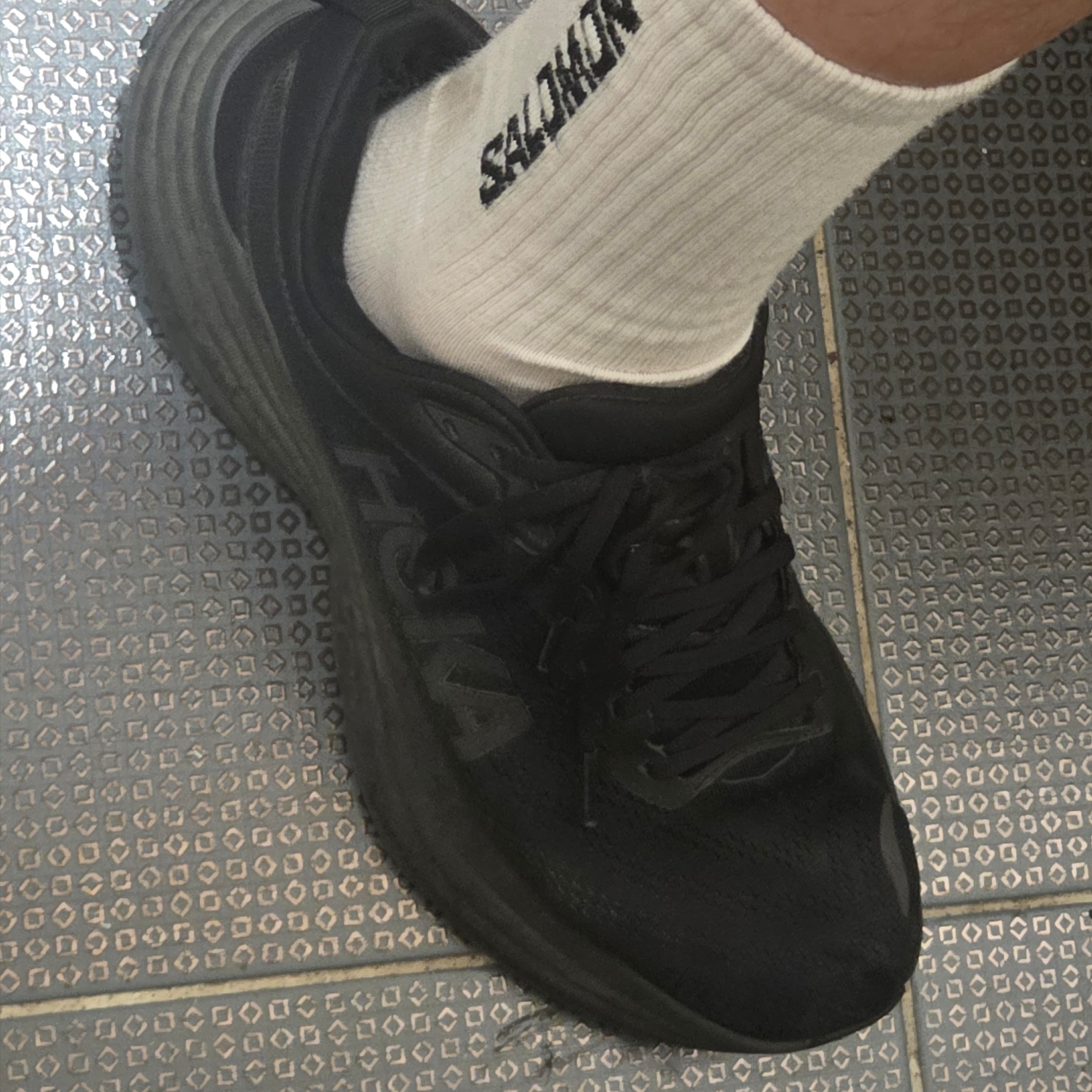 Hoka Bondi 8 Black - Wide 착용 스타일