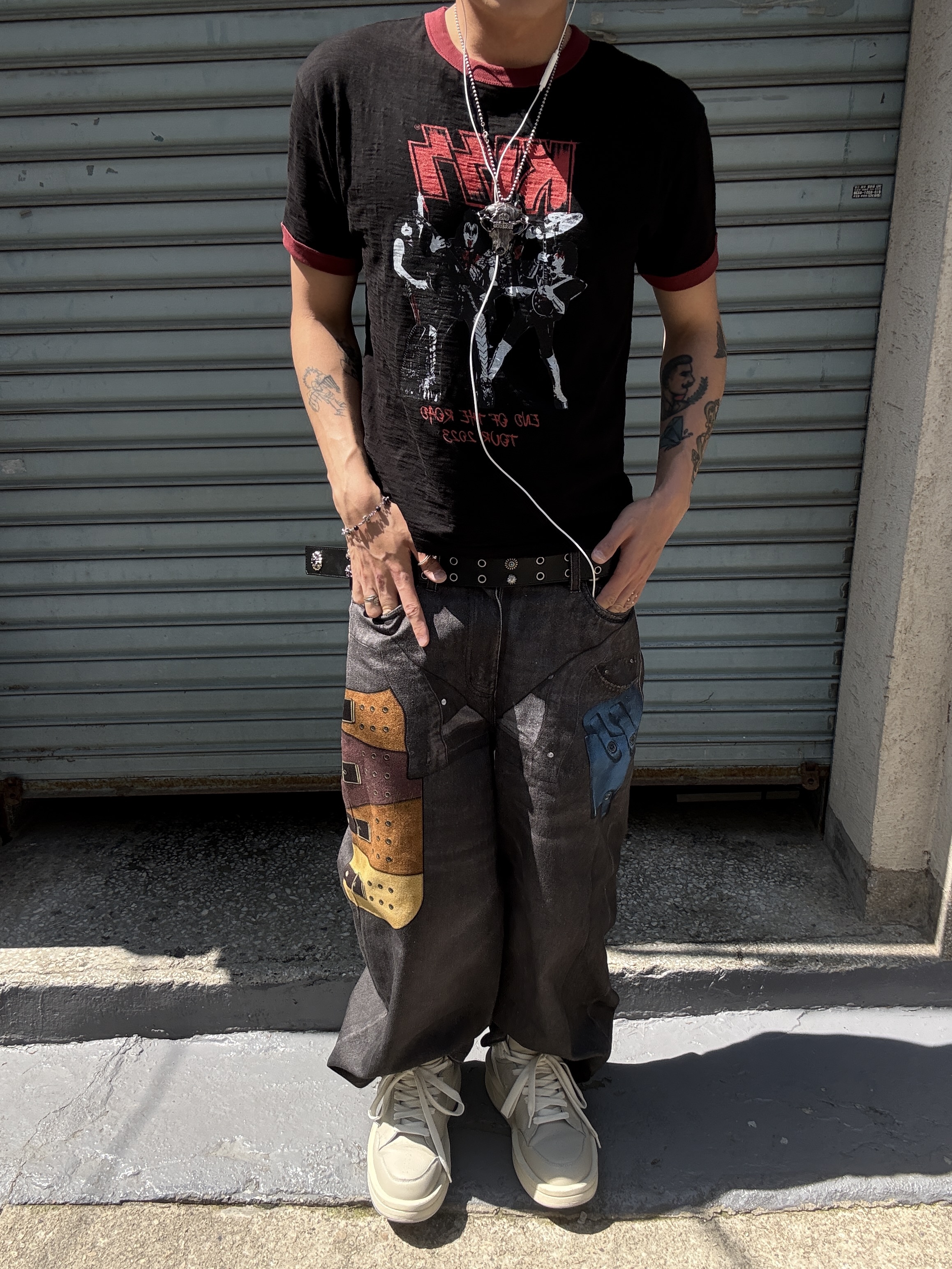 Converse x Drkshdw Turbowpn Pelican, MAINBOOTH X KISS End of the Road T-shirt Black 착용 스타일 - 7