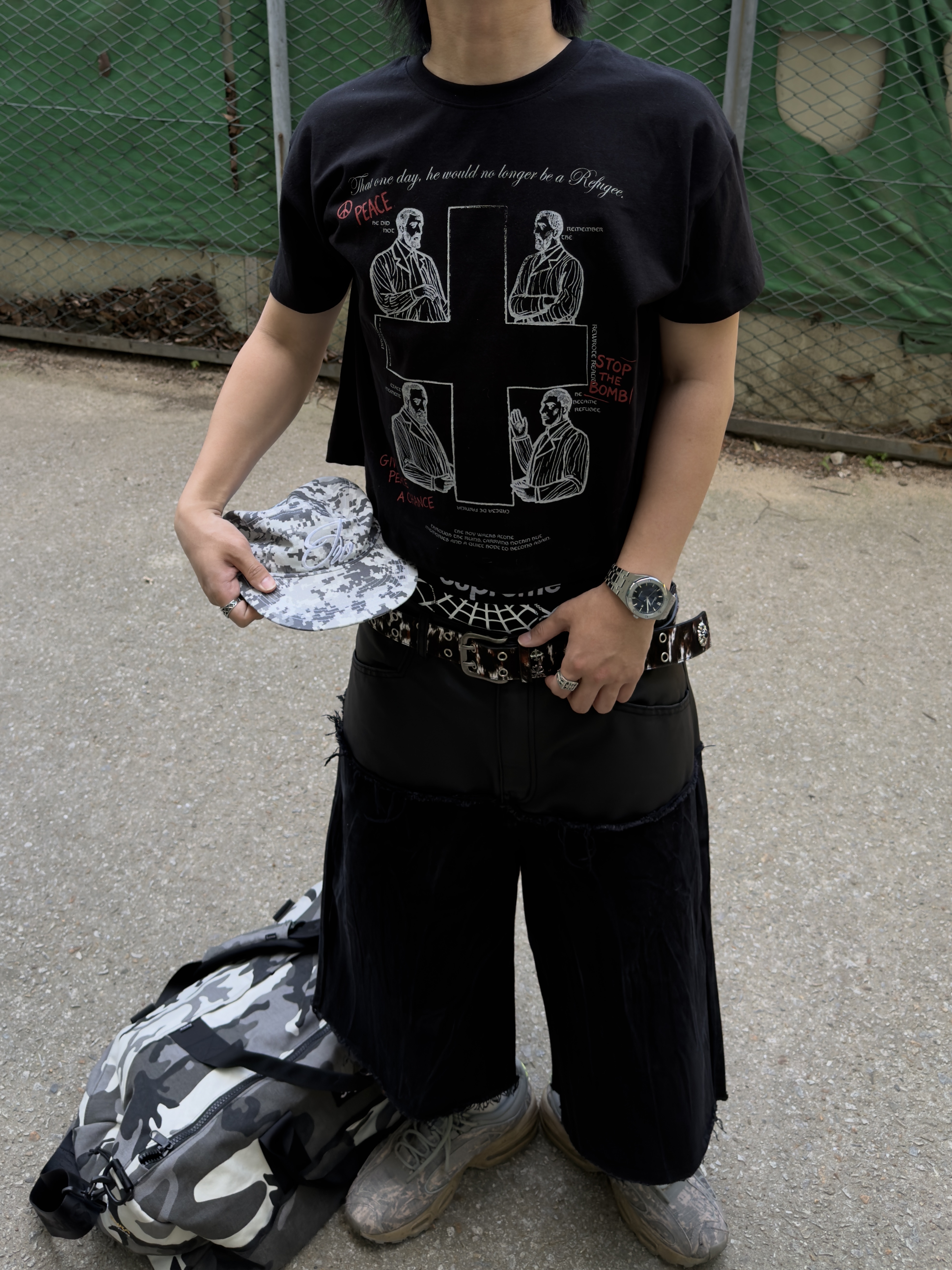 Supreme Duffle Bag Snow Camo - 25SS 착용 스타일 - 4