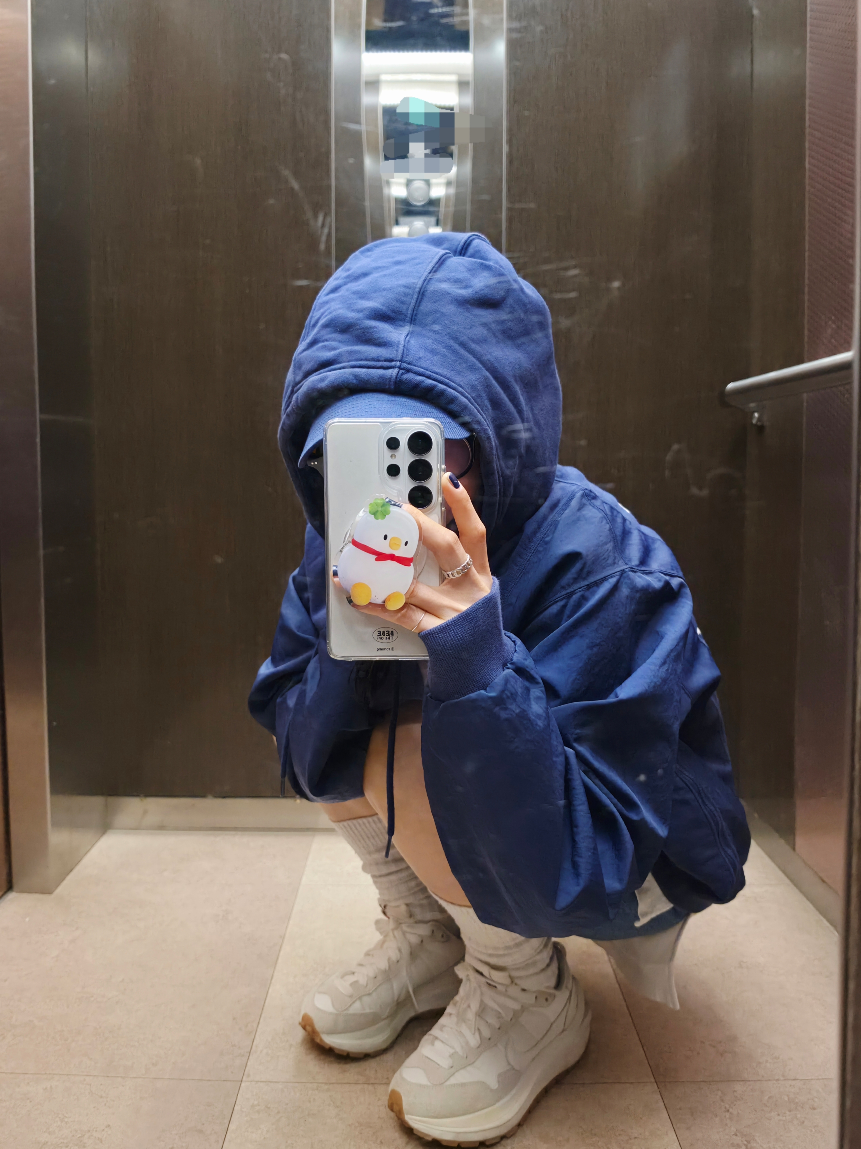Nike NSW Hoodie BRS Midnight Navy, Nike x Sacai VaporWaffle White and Gum 착용 스타일