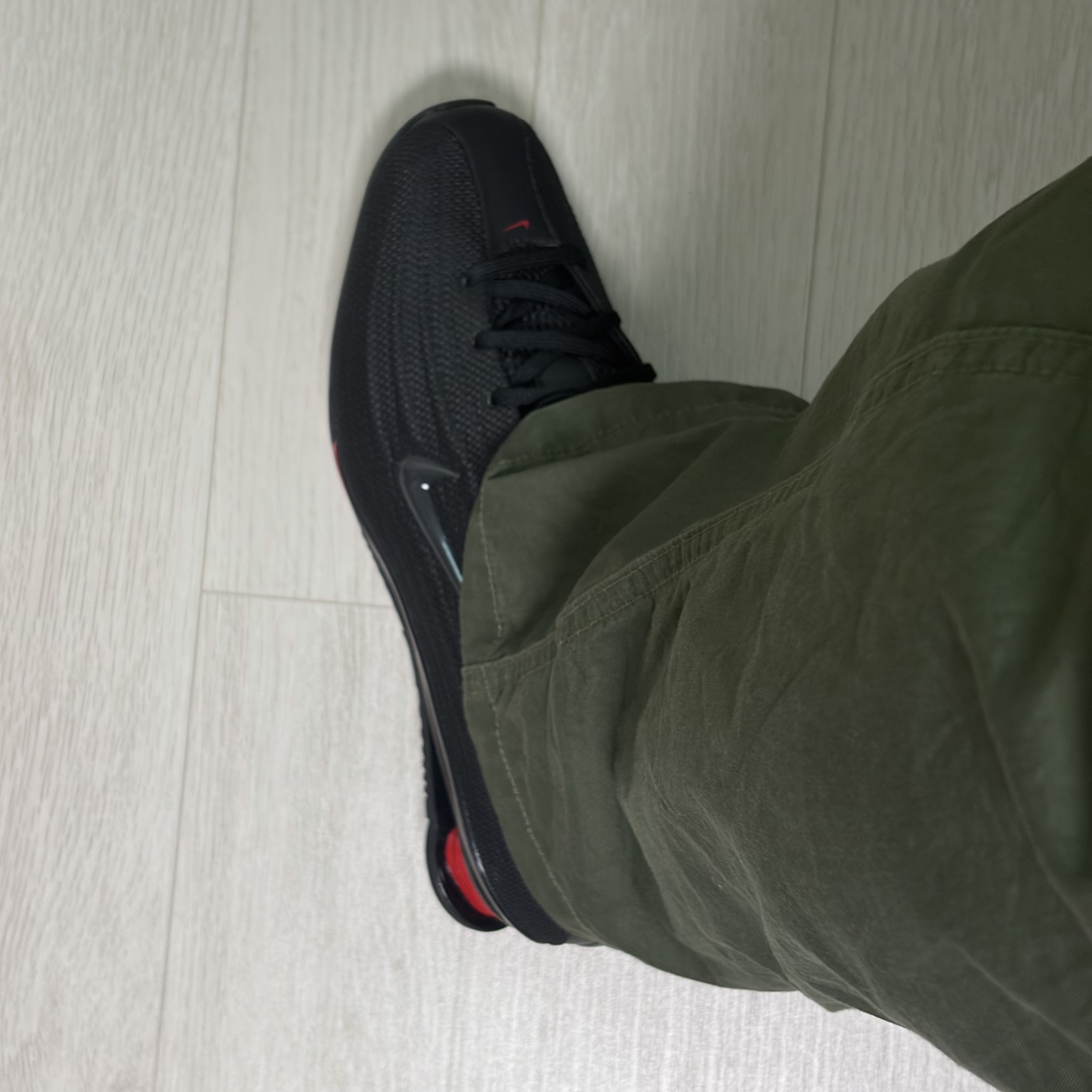 (W) Nike Shox Z Black University Red 착용 스타일