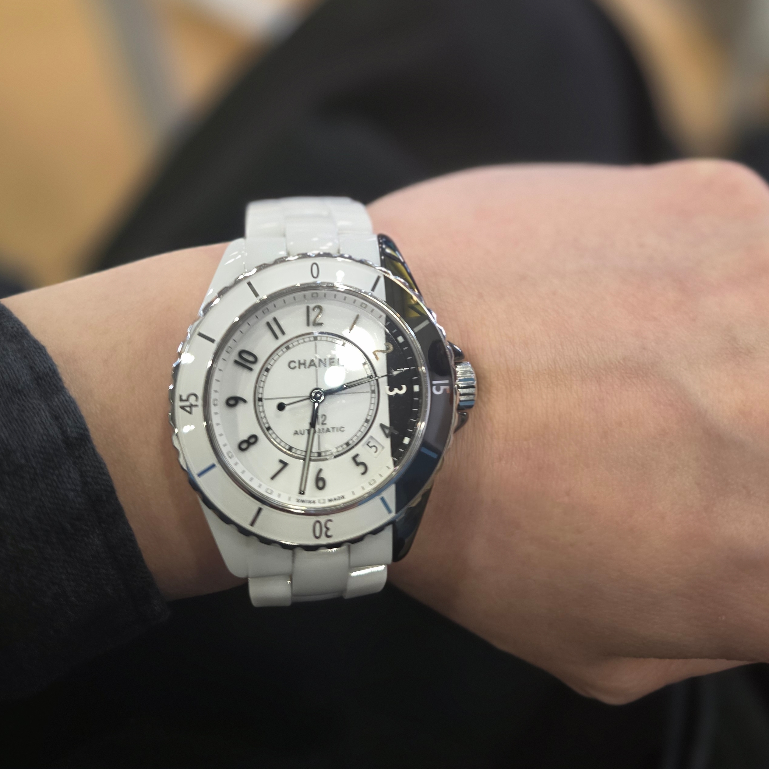 Chanel J12 Paradox Watch Caliber 12.1 38mm White Black Ceramic Steel 착용 스타일