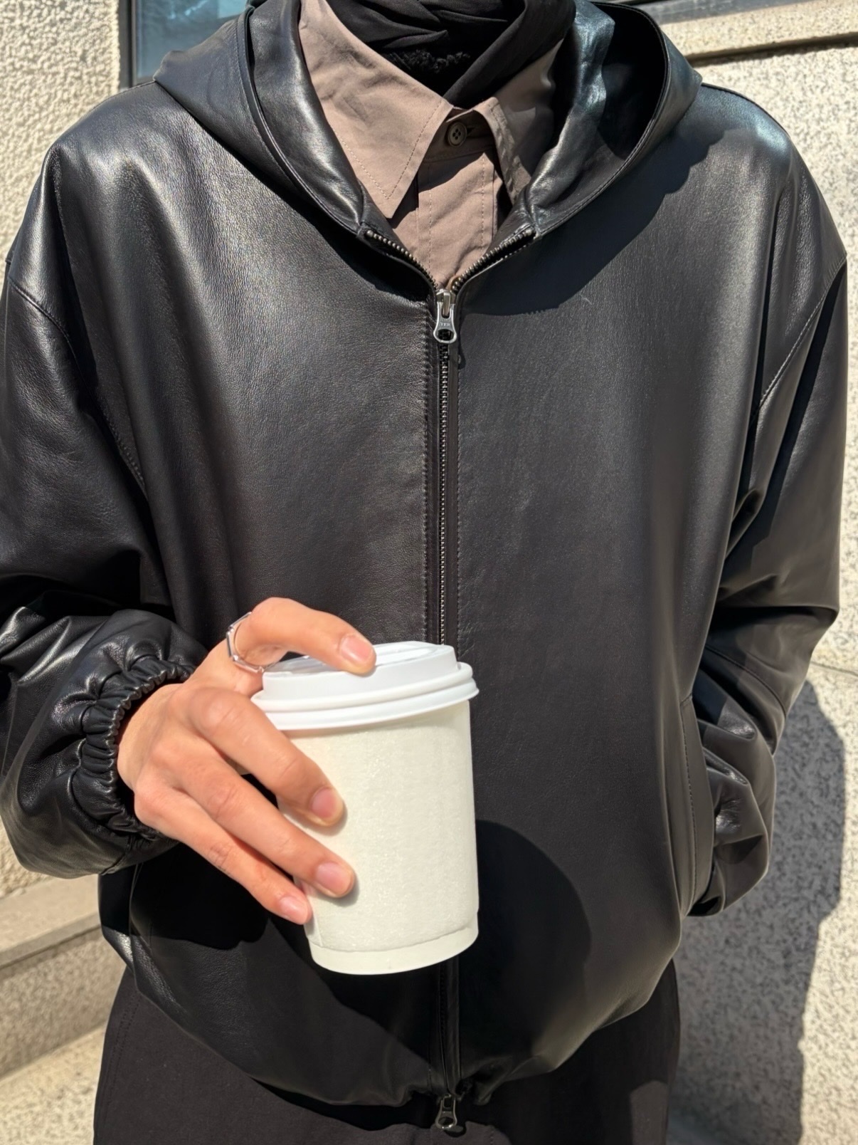 Amomento Lamb Skin Leather Hood Jumper Black - 26SS 착용 스타일 - 2