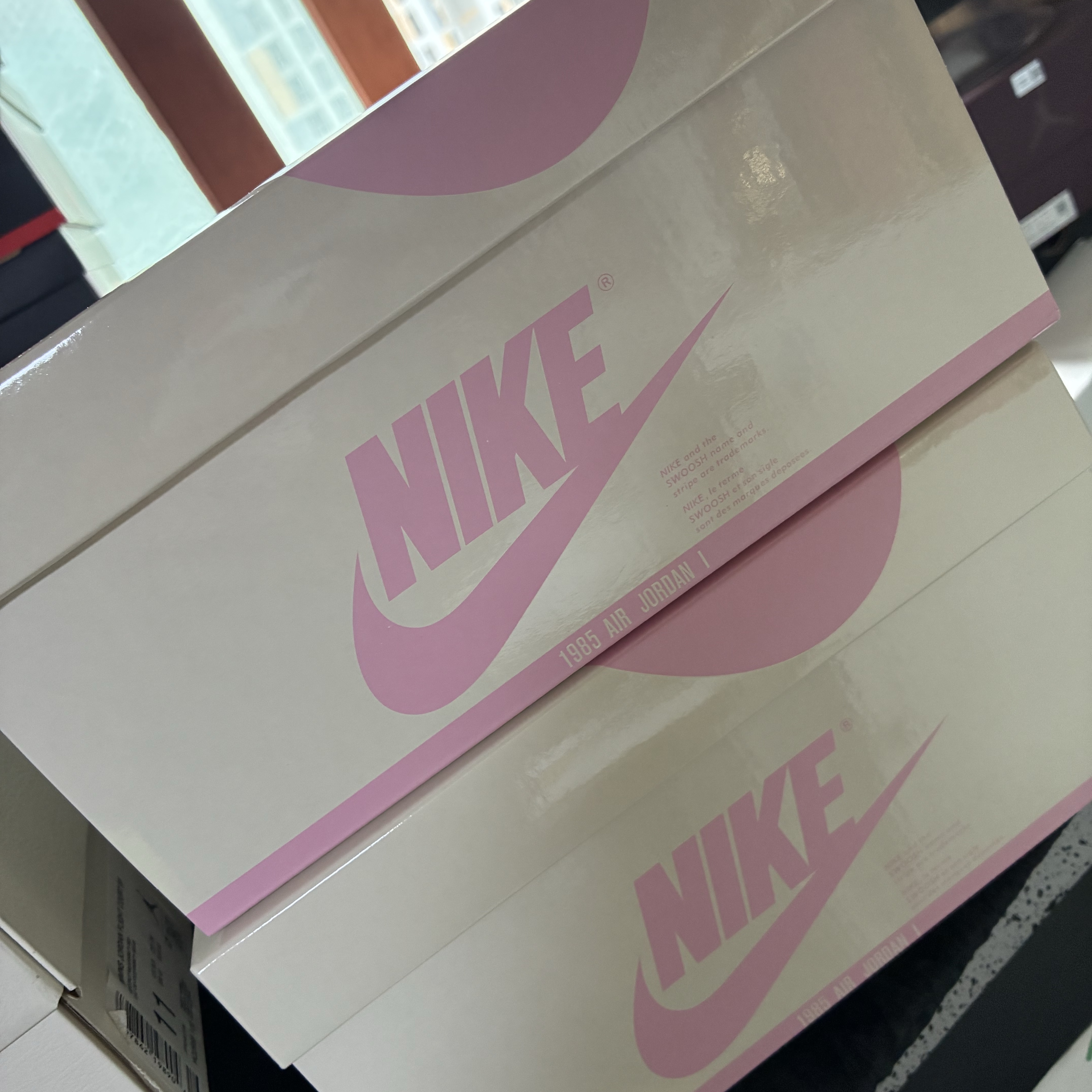 Jordan 1 x Travis Scott Retro Low OG SP Sail Tropical Pink, Jordan 1 x Travis Scott Retro Low OG SP Muslin Shy Pink 착용 스타일 - 2
