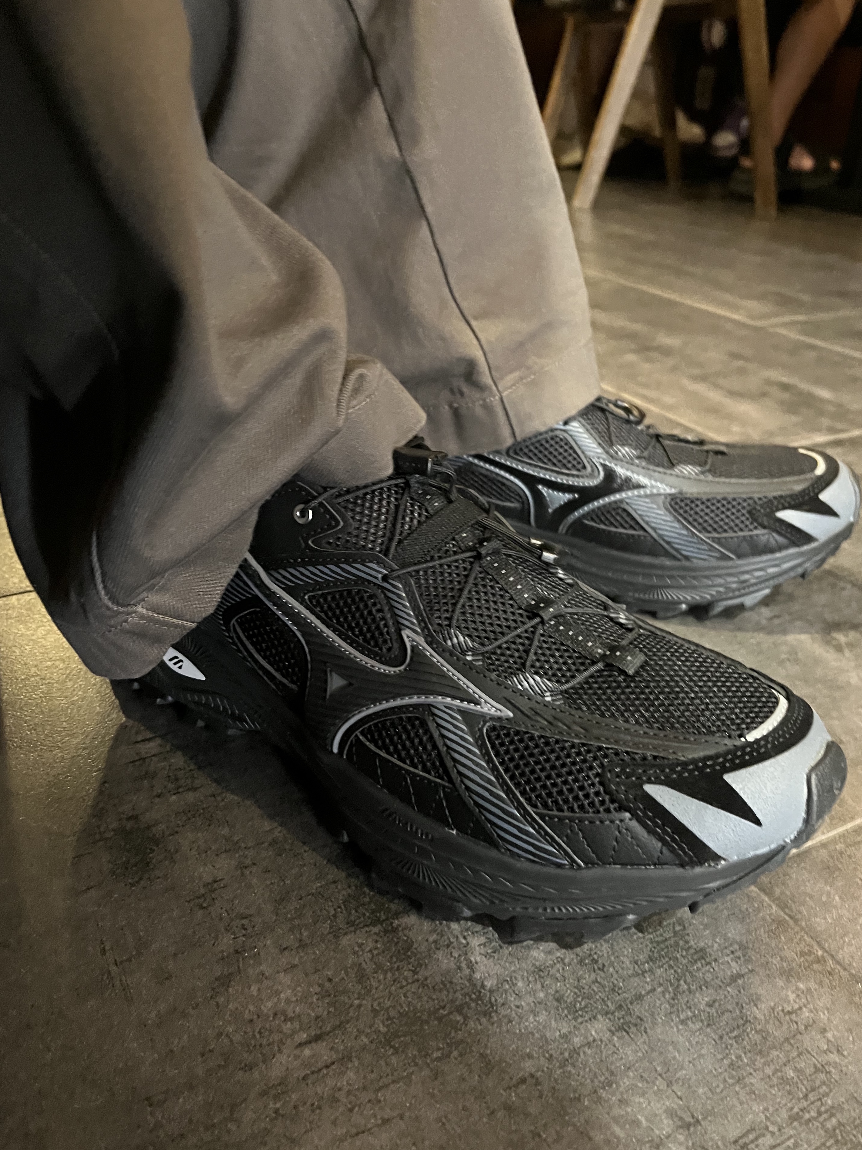 Mizuno Racer Trail SE Black 착용 스타일 - 2