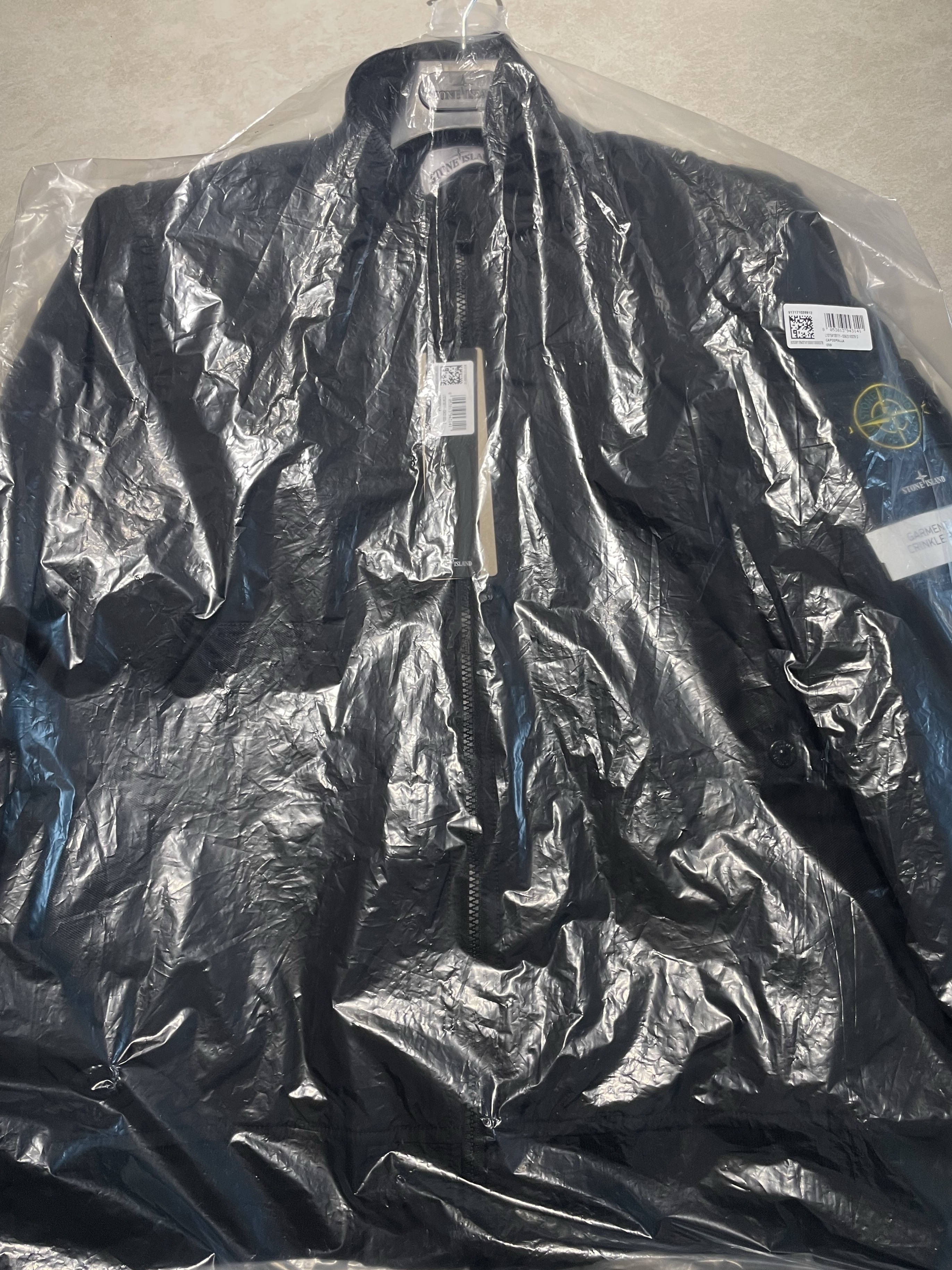 Stone Island 4100111 Garment Dyed Crinkle Reps Nylon Blouson Black - 26SS 착용 스타일 - 2